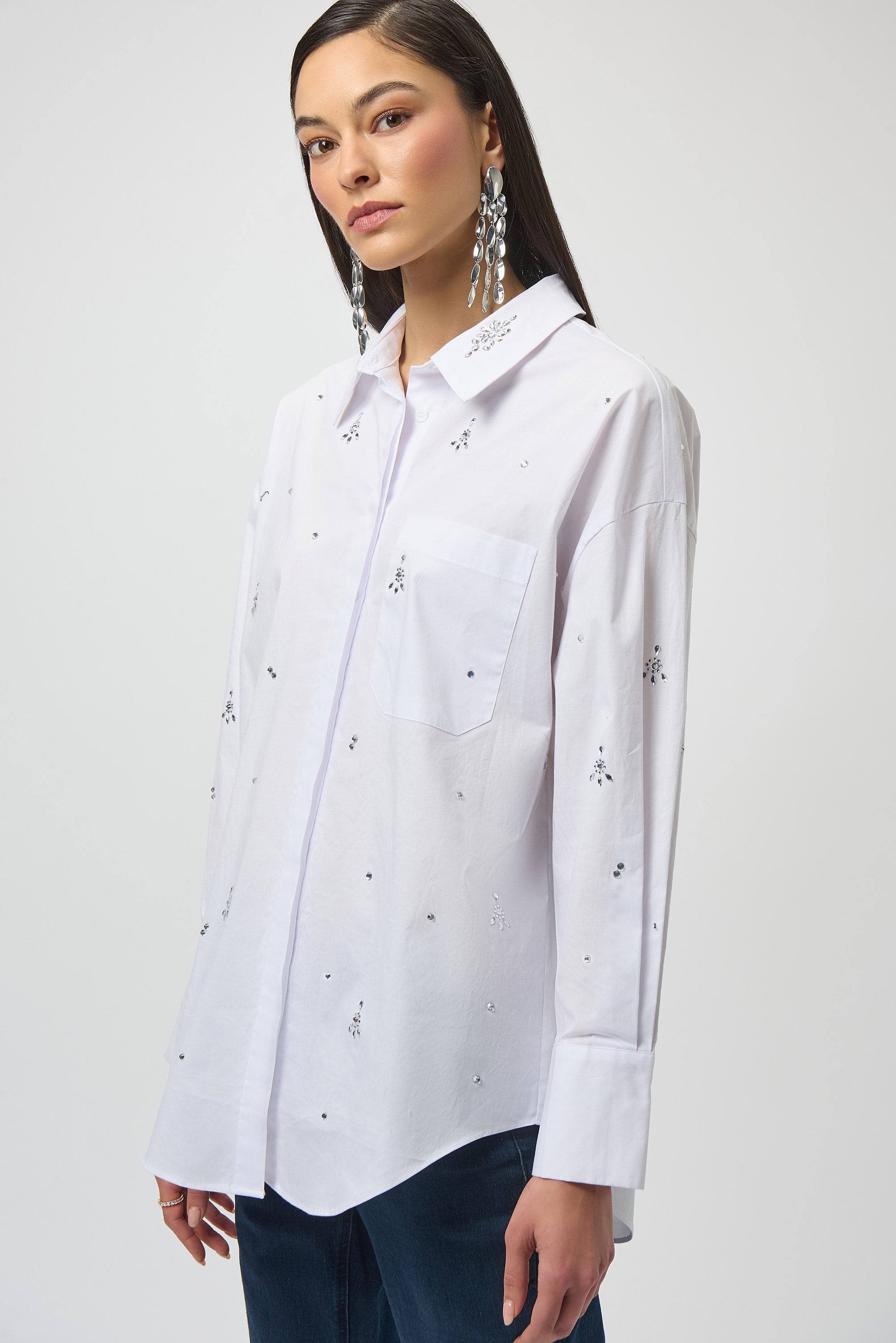 Blusa de popelina elástica con pedrería blanco254924