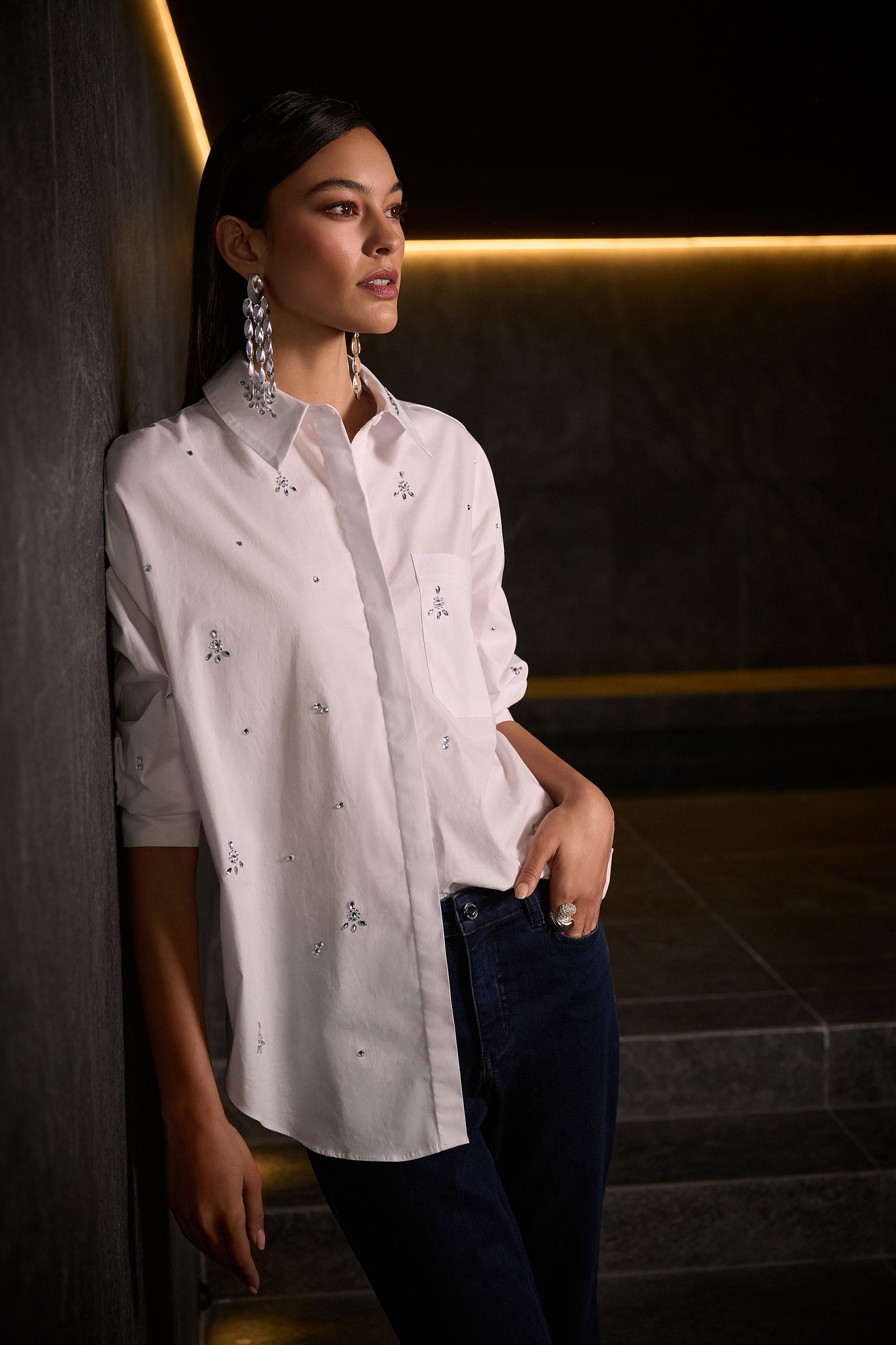Blusa de popelina elástica con pedrería blanco254924