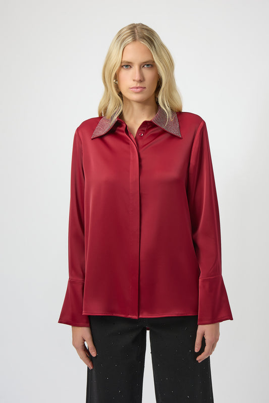 Blusa satinada con cuello adornado rojo cereza 254926