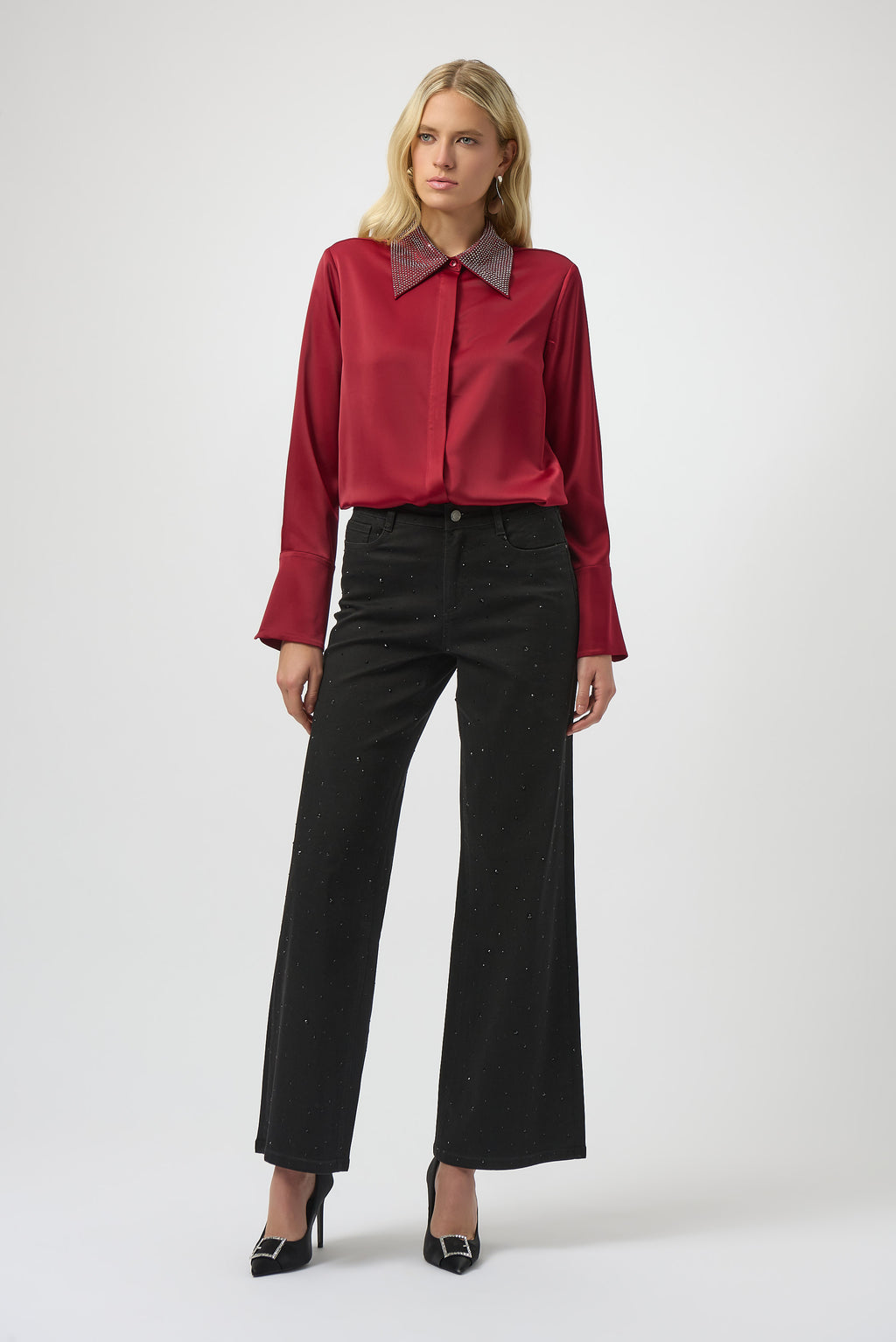 Blusa satinada con cuello adornado rojo cereza 254926