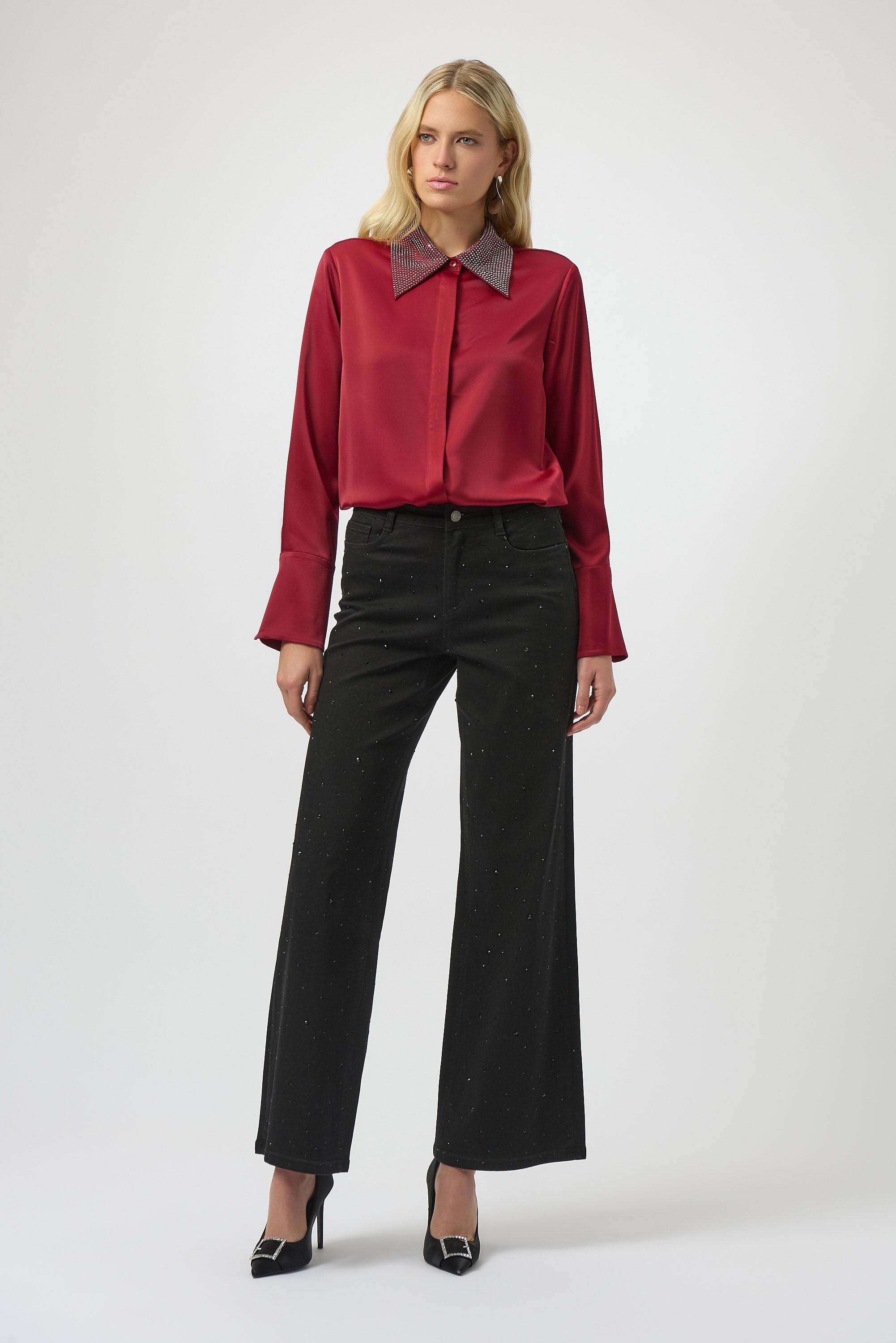Blusa satinada con cuello adornado rojo cereza 254926