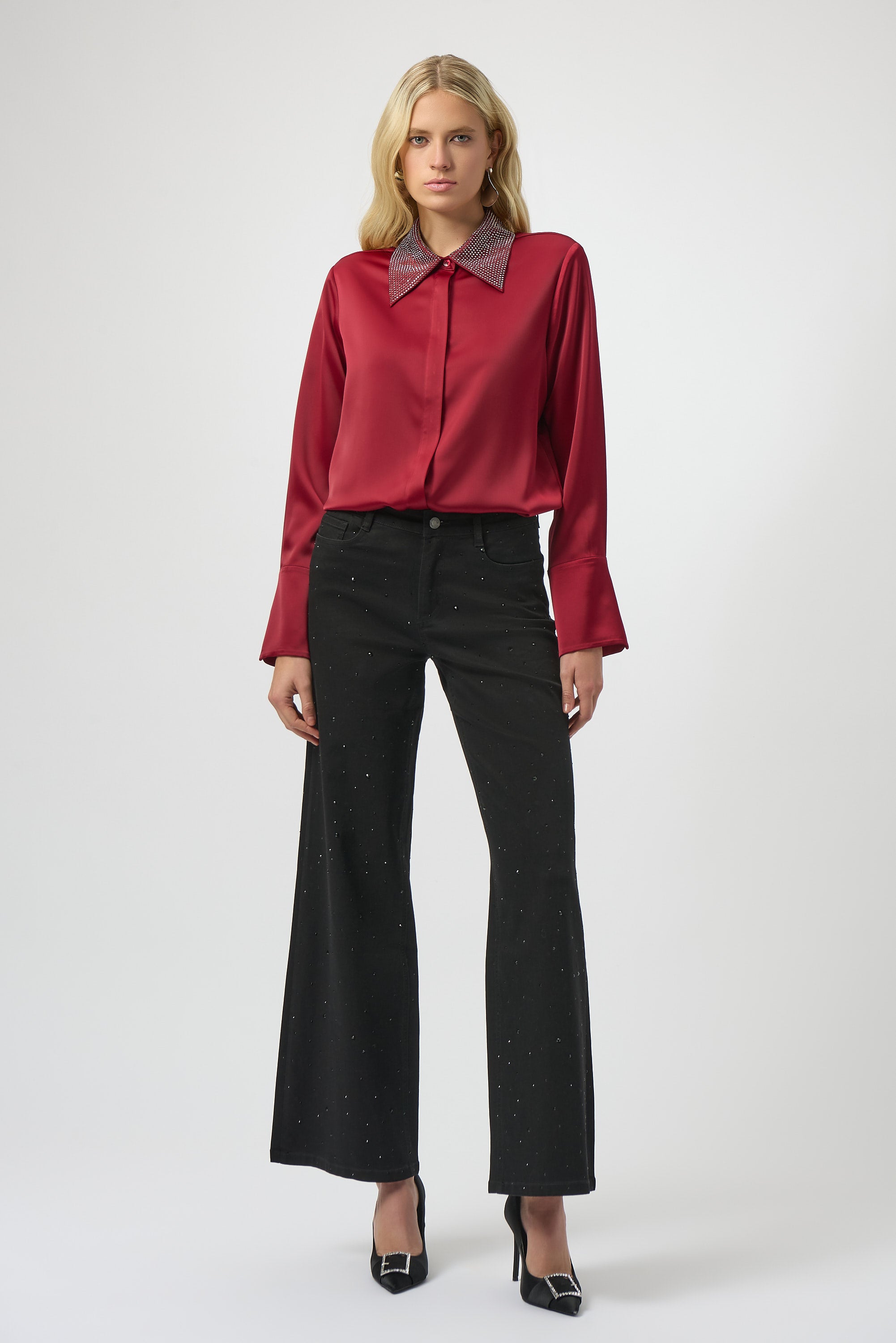 Jeans clásicos de pierna ancha con pedrería negro 254962