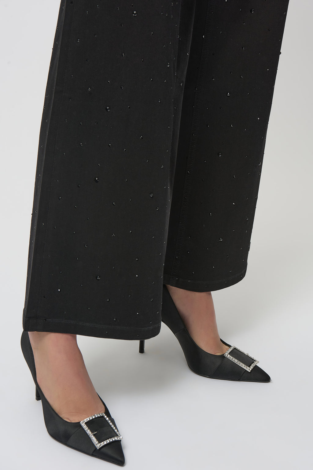 Jeans clásicos de pierna ancha con pedrería negro 254962