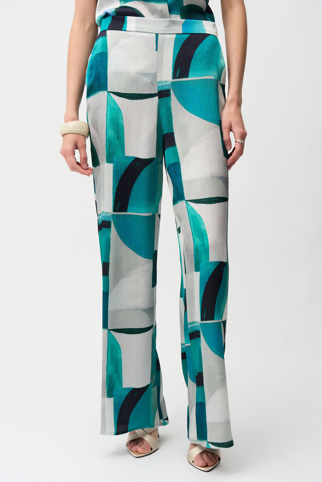 Pantalón de pierna ancha con estampado geométrico verde 261042