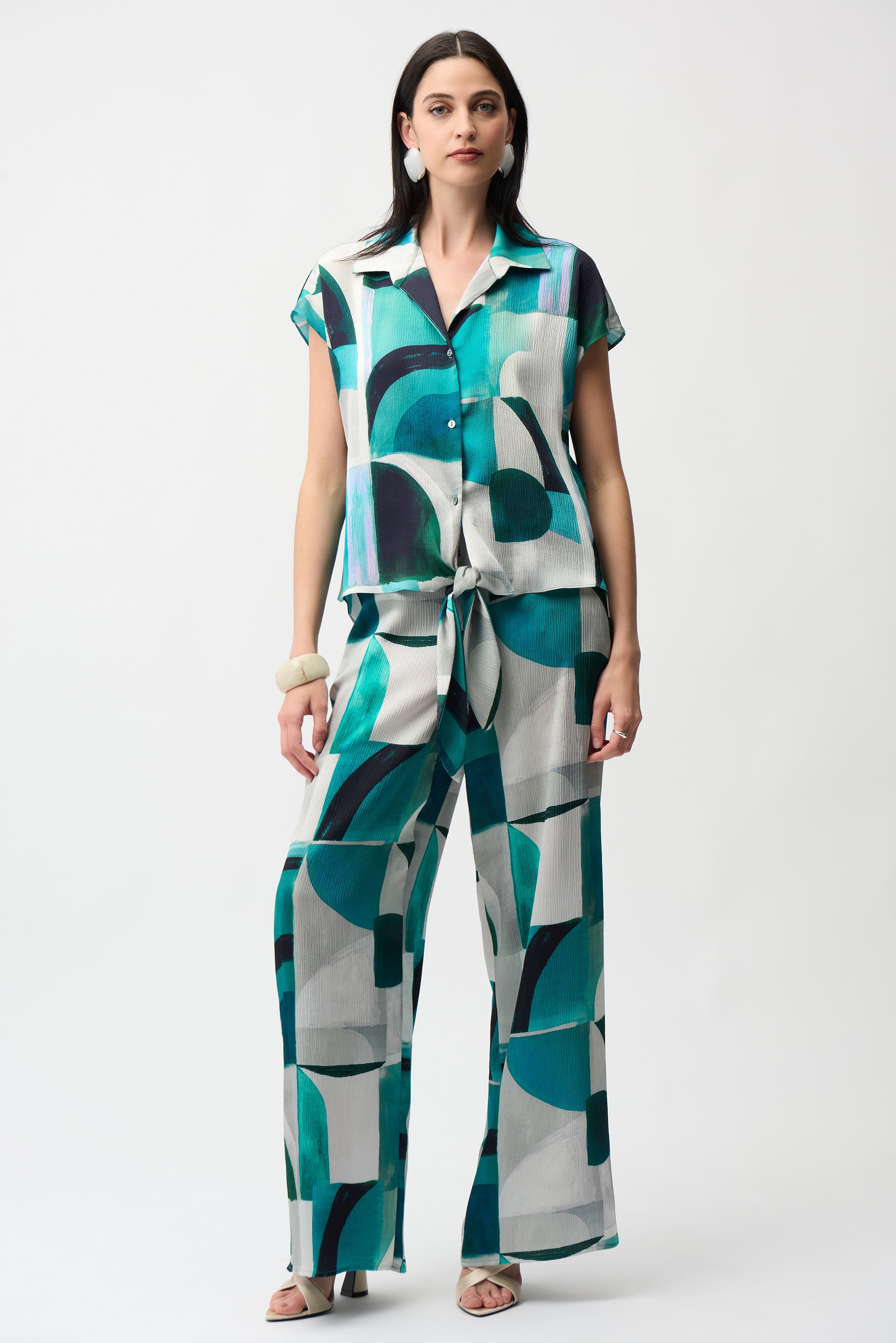 Pantalón de pierna ancha con estampado geométrico verde 261042