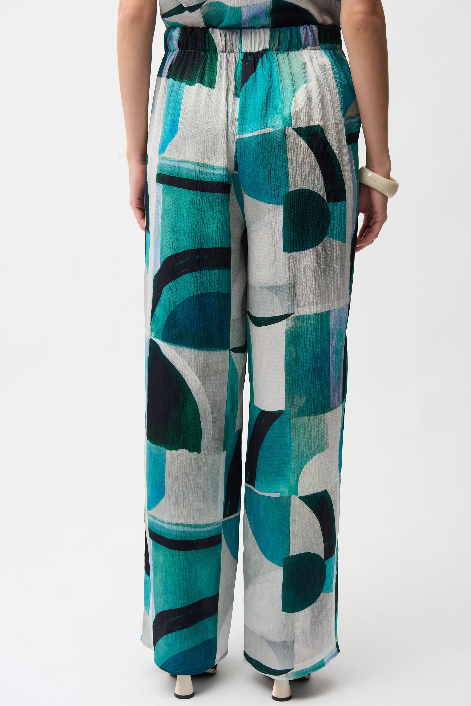 Pantalón de pierna ancha con estampado geométrico verde 261042