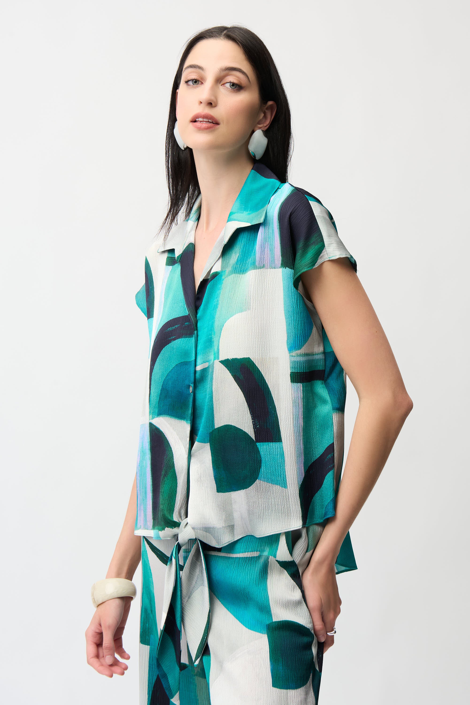 Blusa boxy con lazos y estampado geometrico verde 261065