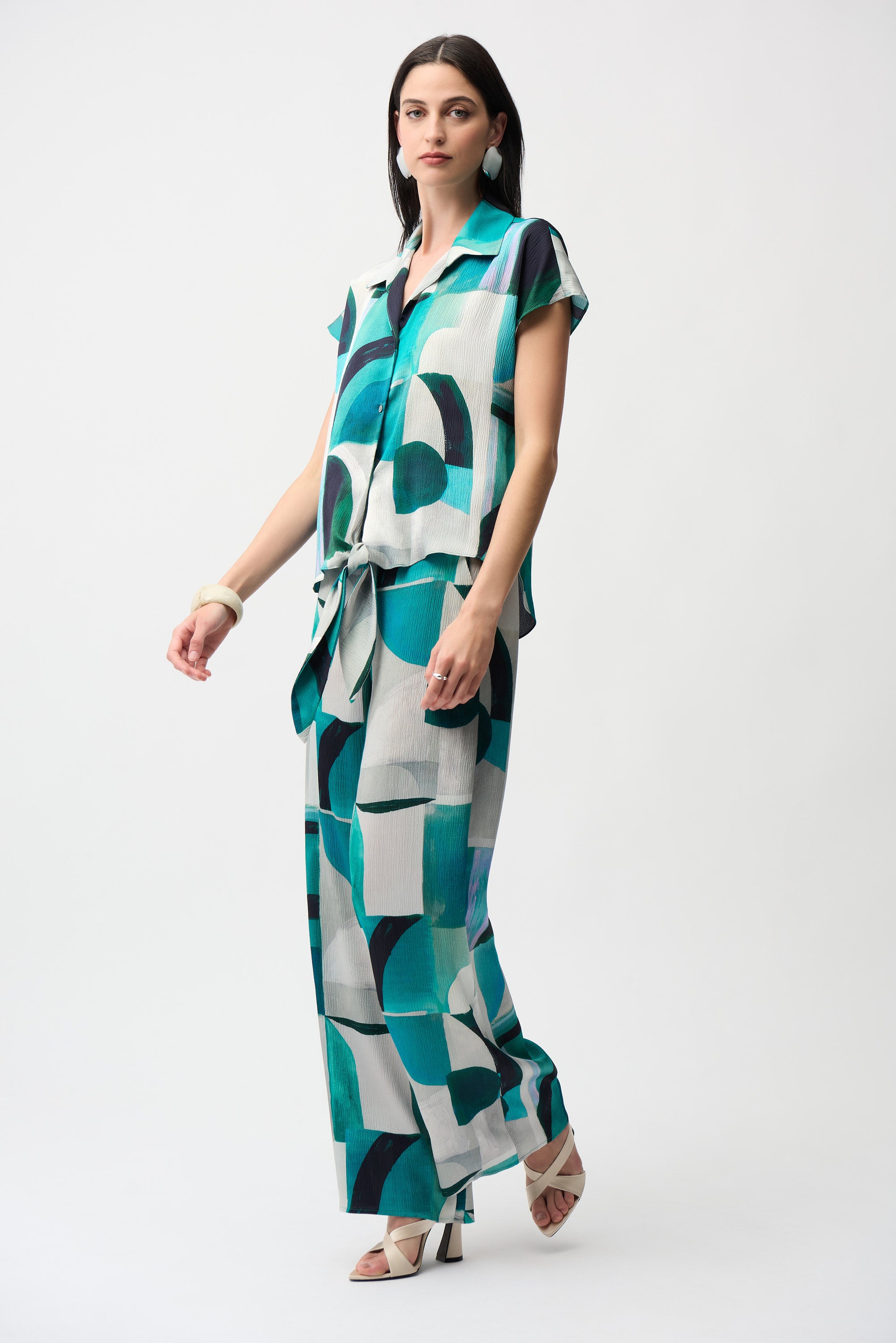 Blusa boxy con lazos y estampado geometrico verde 261065