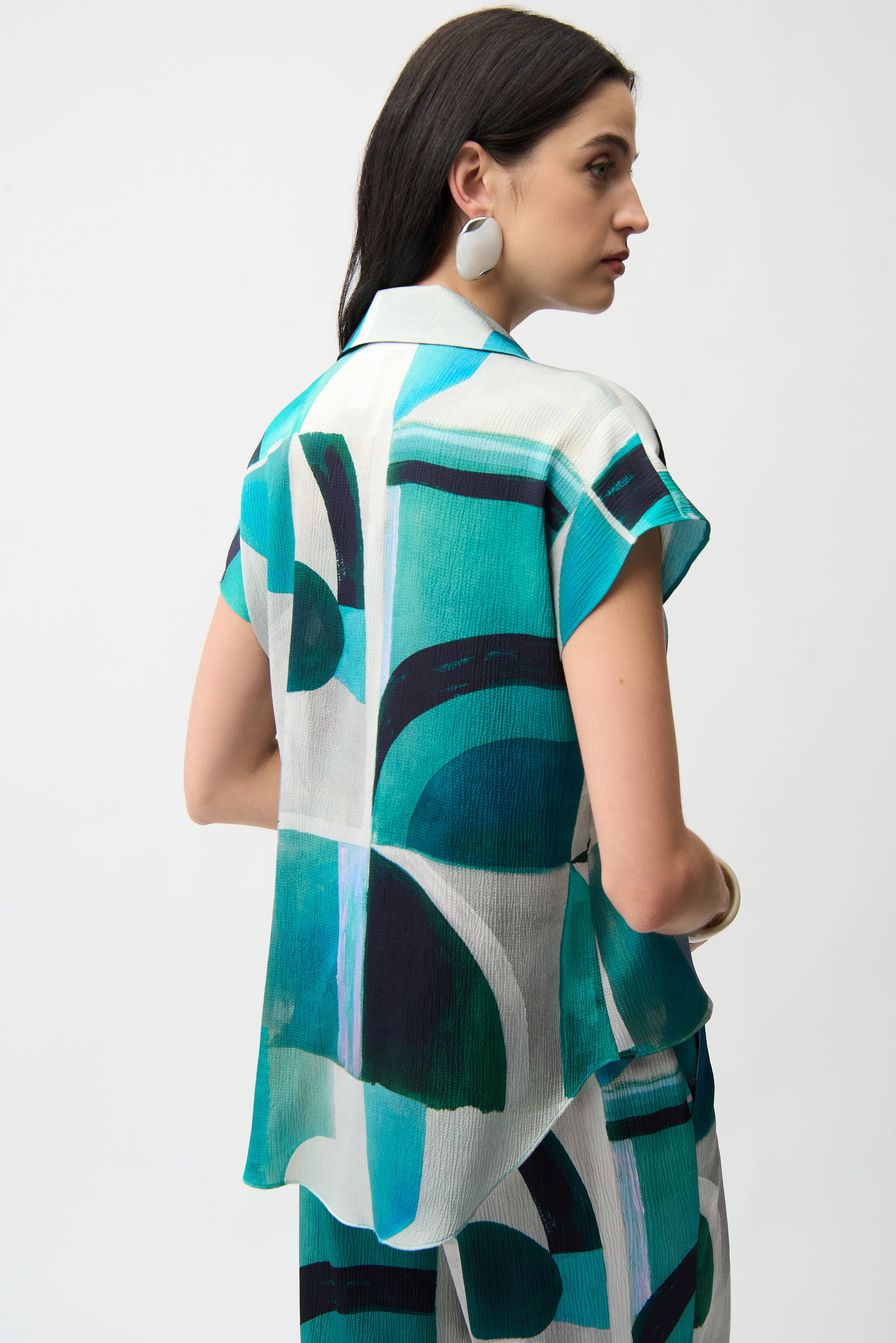 Blusa boxy con lazos y estampado geometrico verde 261065