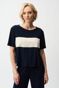 Blusa boxy con bloques de color azul marino y beige 261080