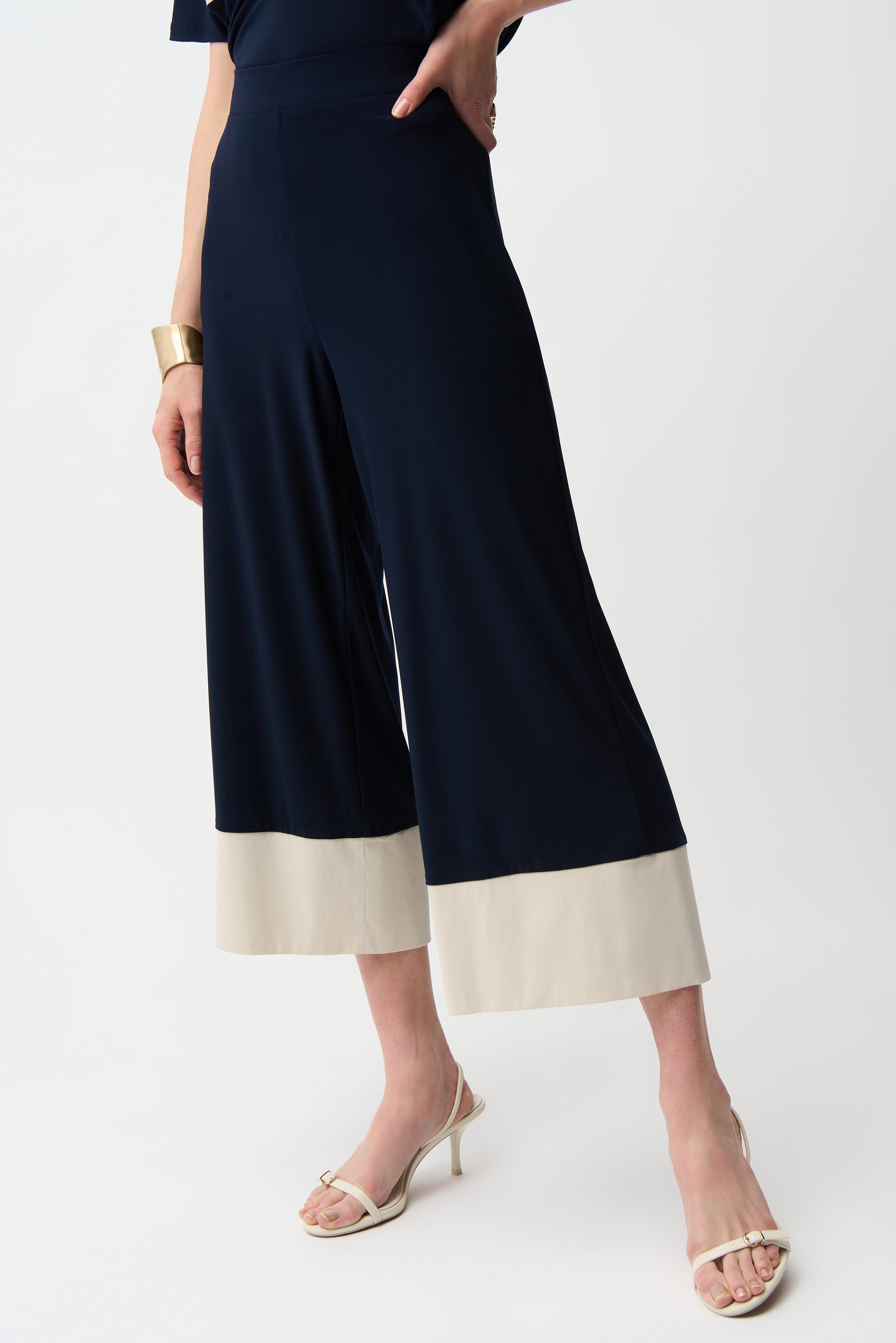 Pantalón culotte sin cierres beige y marino 261081