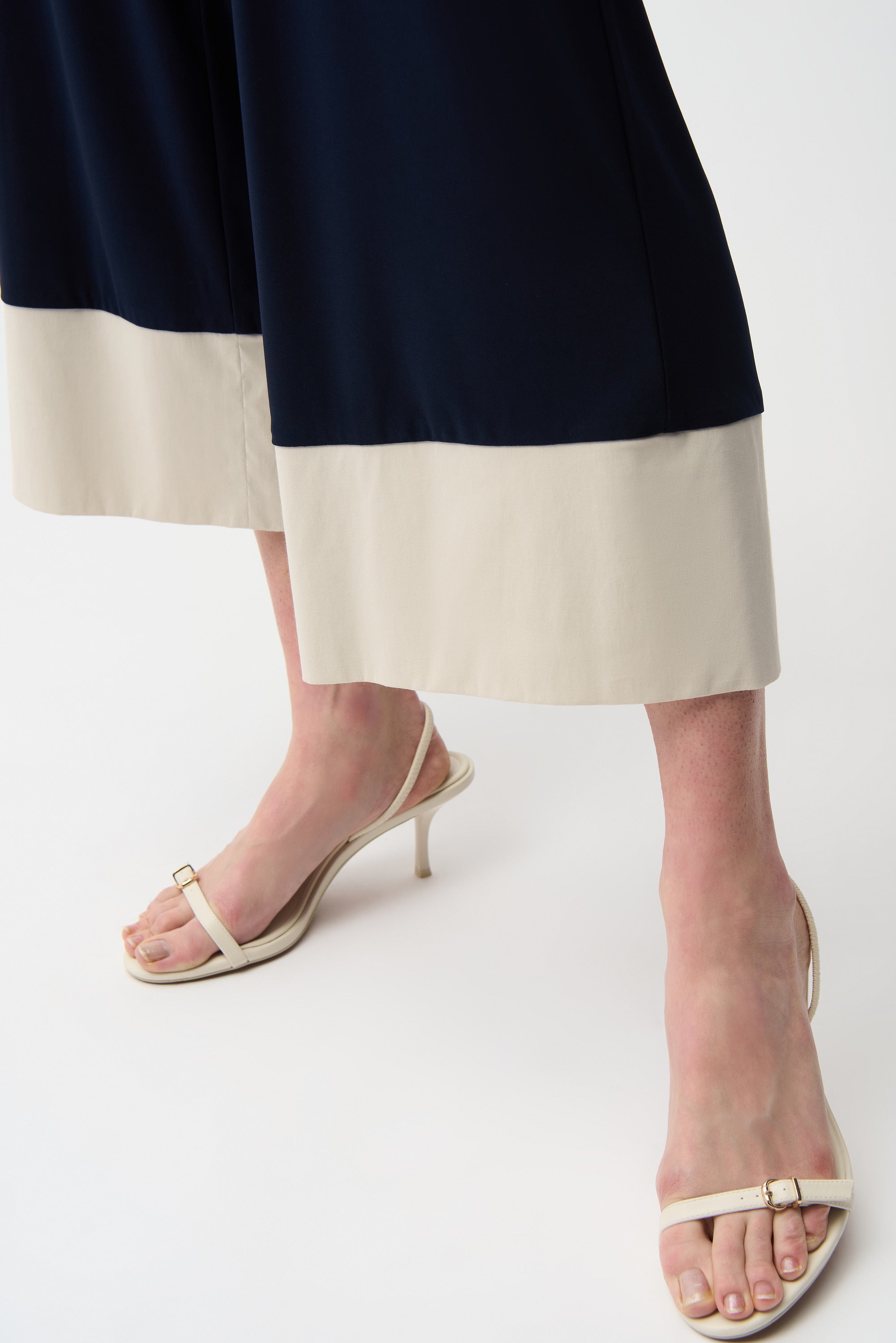 Pantalón culotte sin cierres beige y marino 261081