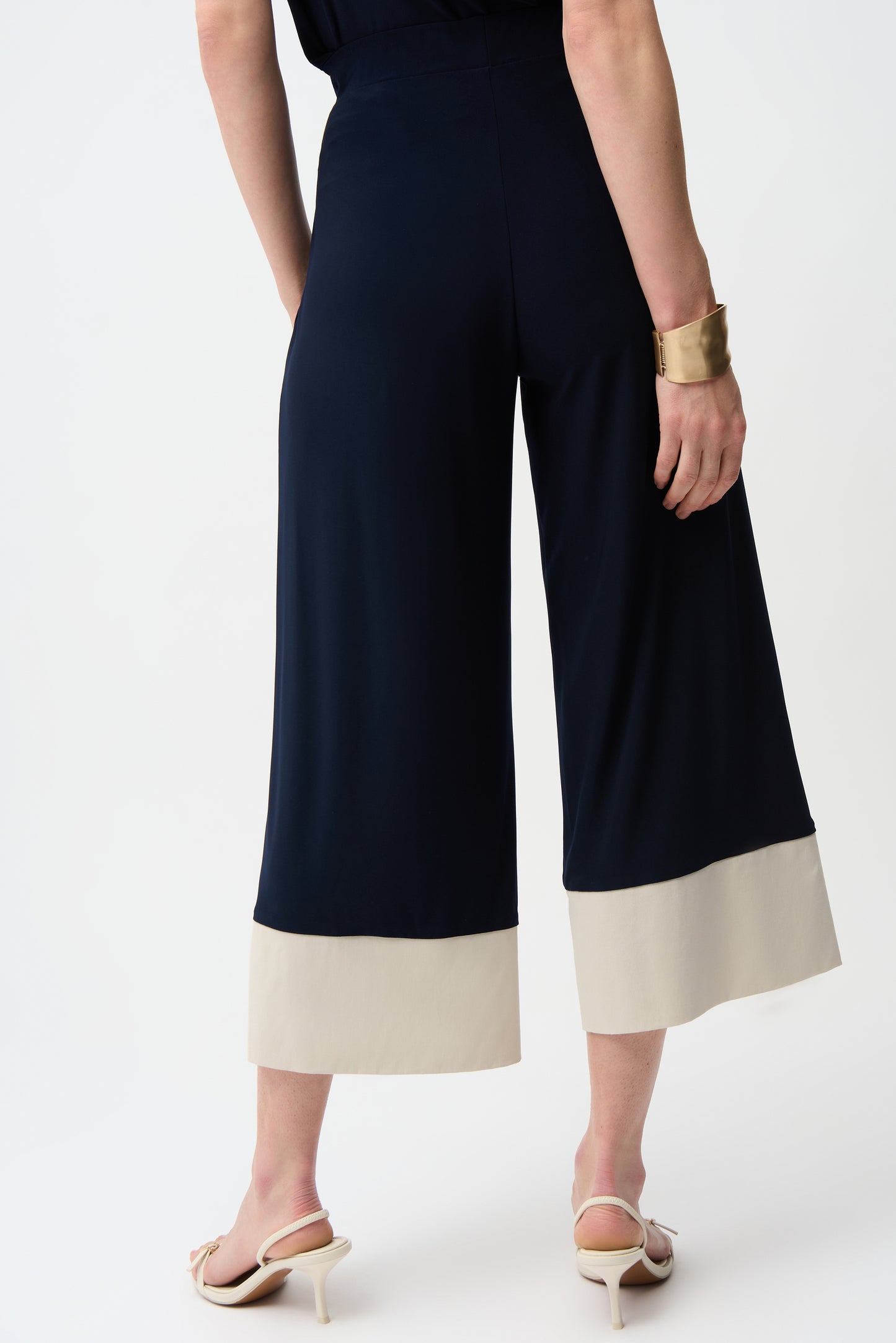 Pantalón culotte sin cierres beige y marino 261081