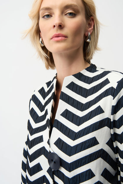 Chaqueta de corte trapecio en jacquard geométrico Blanco roto/Azul marino 261097