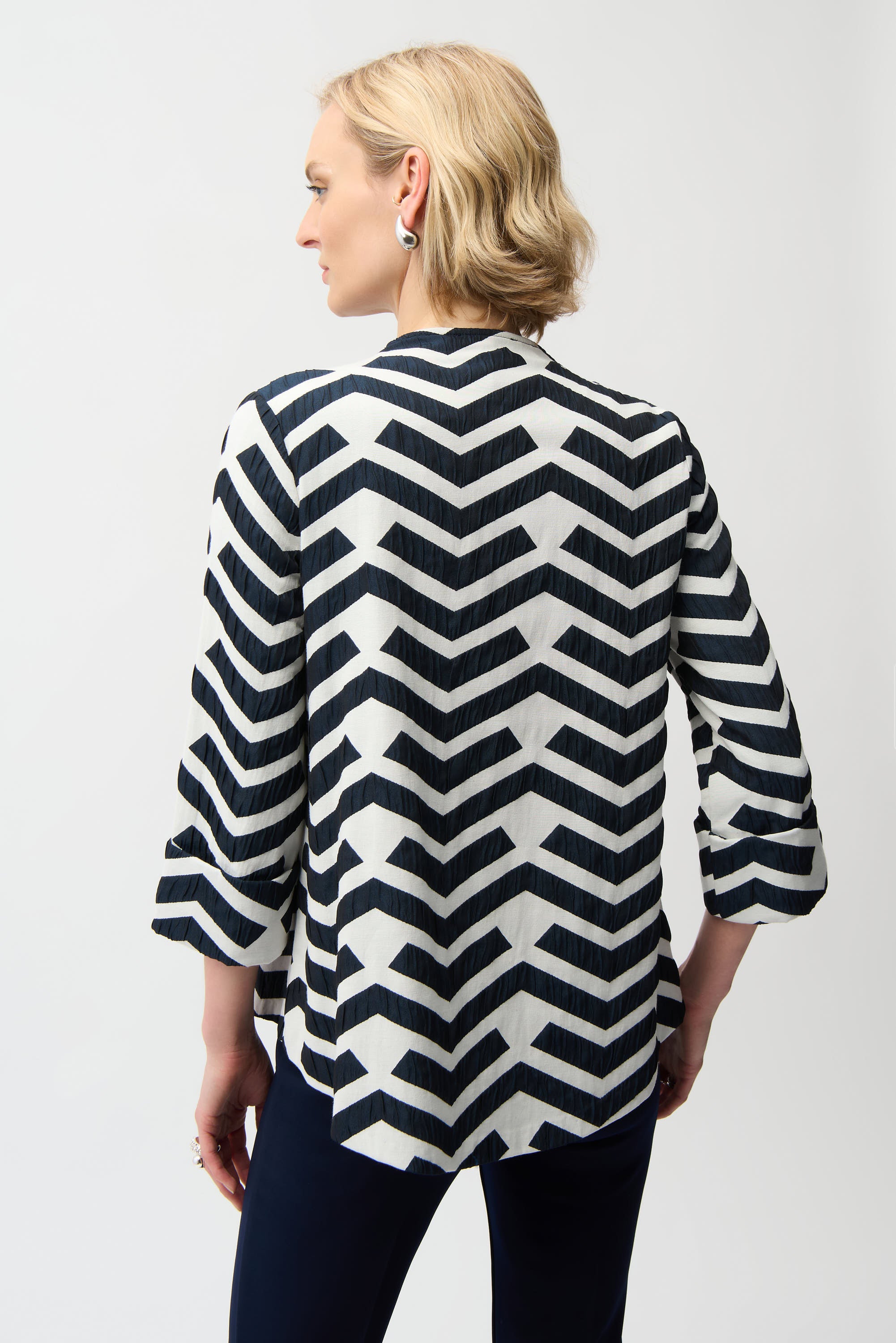 Chaqueta de corte trapecio en jacquard geométrico Blanco roto/Azul marino 261097