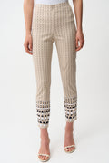 Pantalón rectos sin cierres con estampado geométrico beige 261222