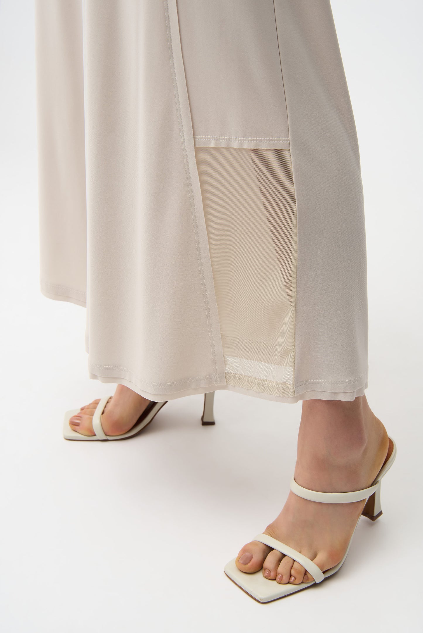 Pantalón de pierna ancha sin cierres malla beige piedra de luna 261277