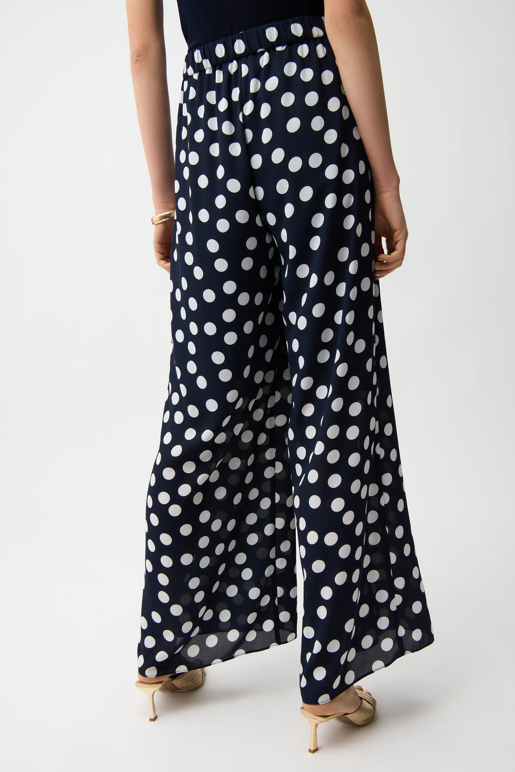 Pantalón de pierna ancha con estampado de puntos de marino 261305