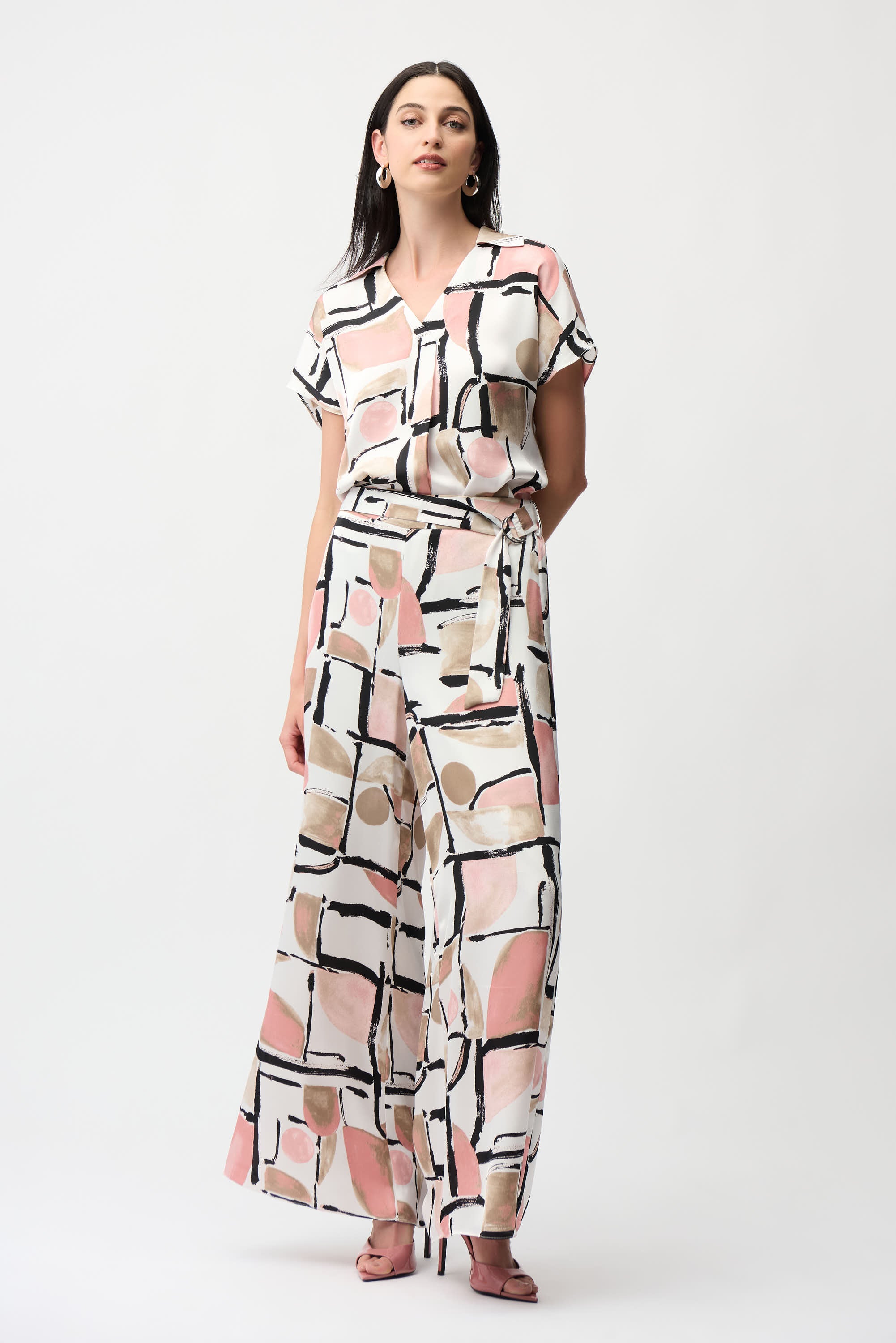 Blusa con estampado abstracto y escote en V rosa 261308