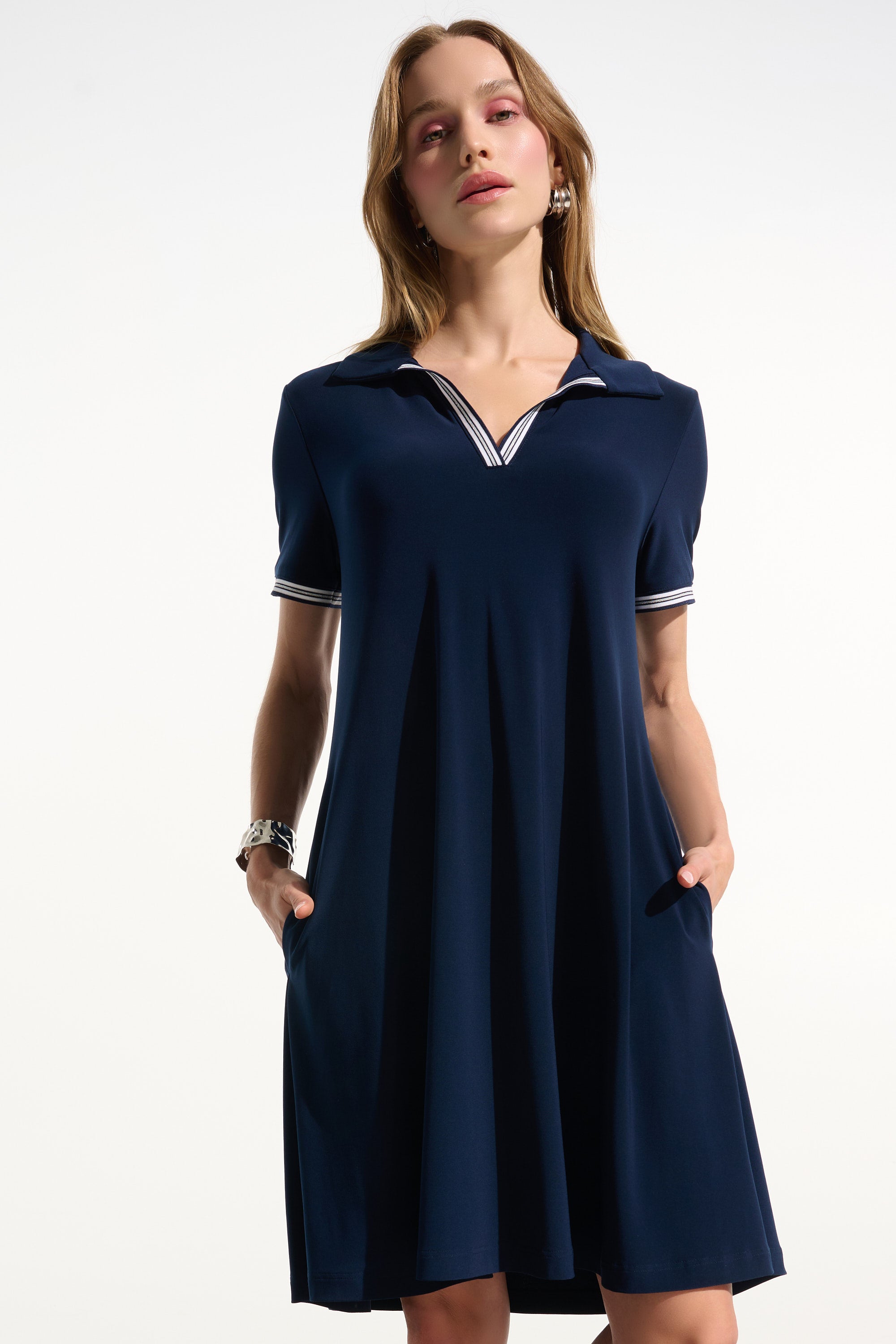 Vestido con cuello polo y corte trapecio azul Indigo 261614