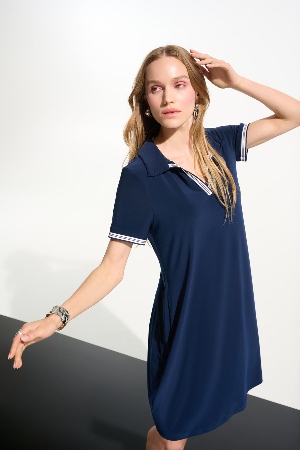 Vestido con cuello polo y corte trapecio azul Indigo 261614