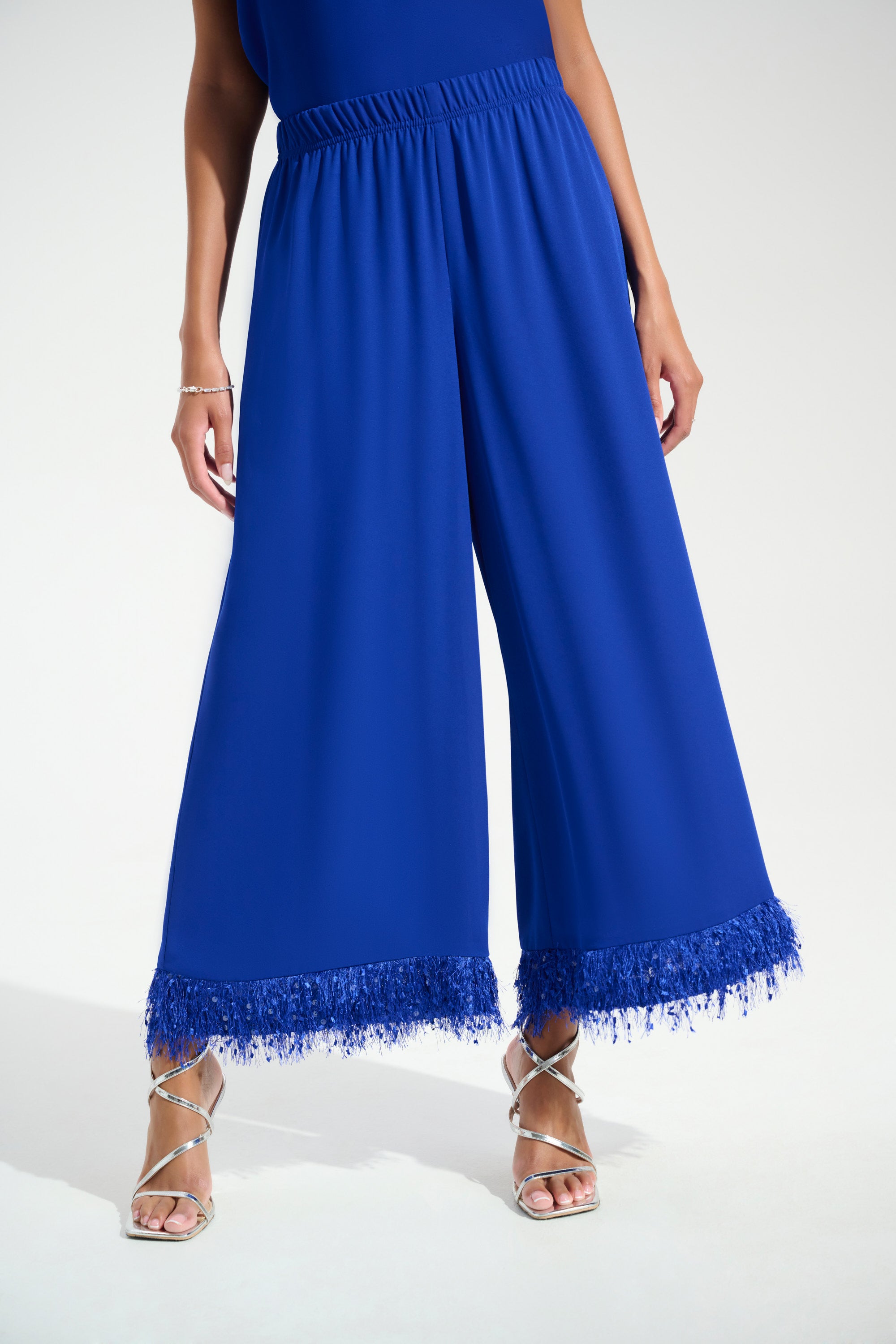 Pantalón culotte de pierna ancha con dobladillo de tejido flecos azul rey 261716
