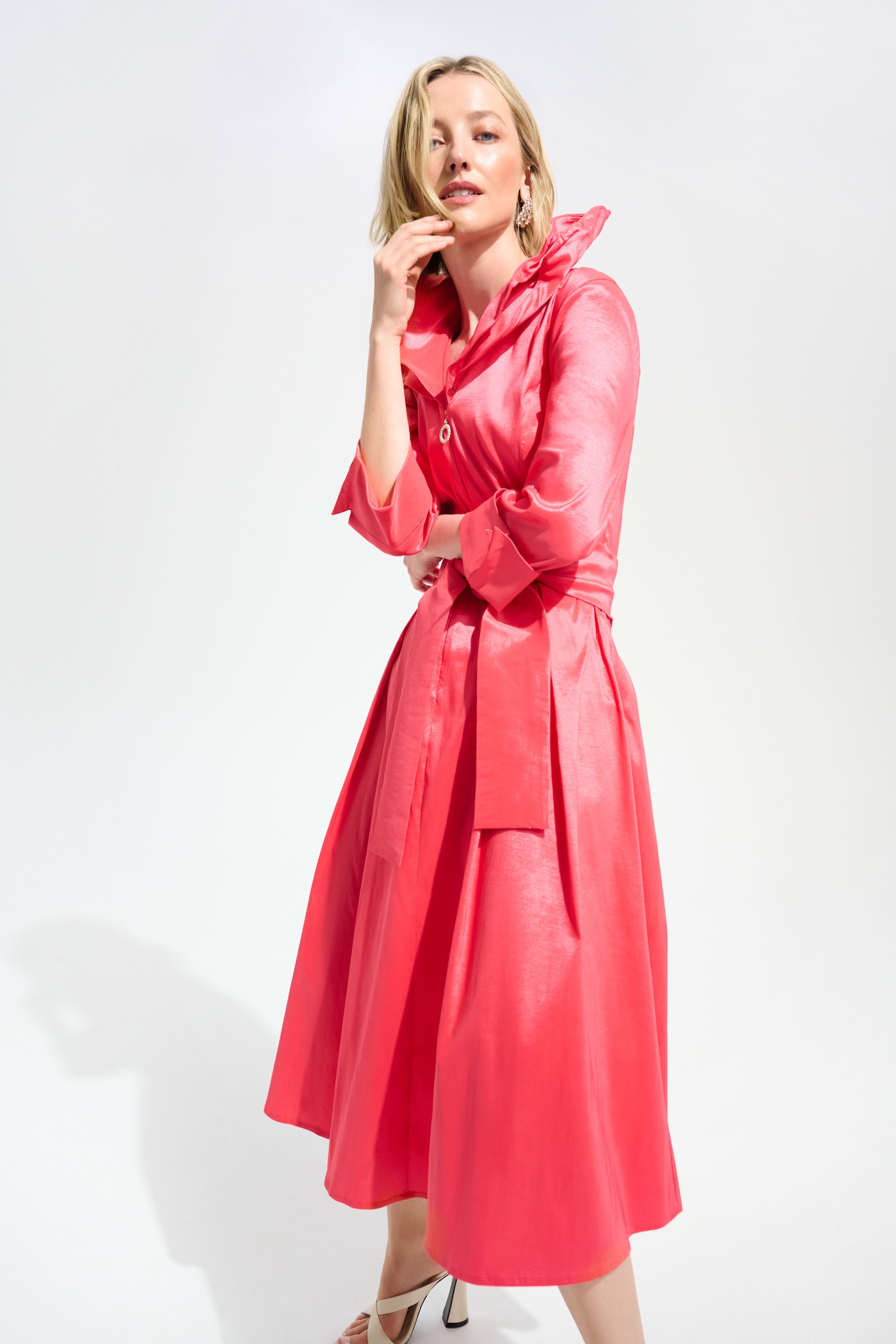 Vestido de tafetán elástico ajustado y acampanado con cuello de solapa coral 261719