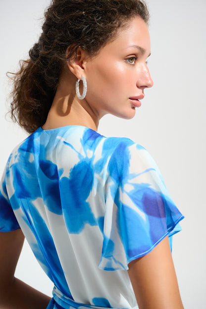 Vestido cruzado de gasa con estampado y detalle de volantes Azul/Vainilla 261739