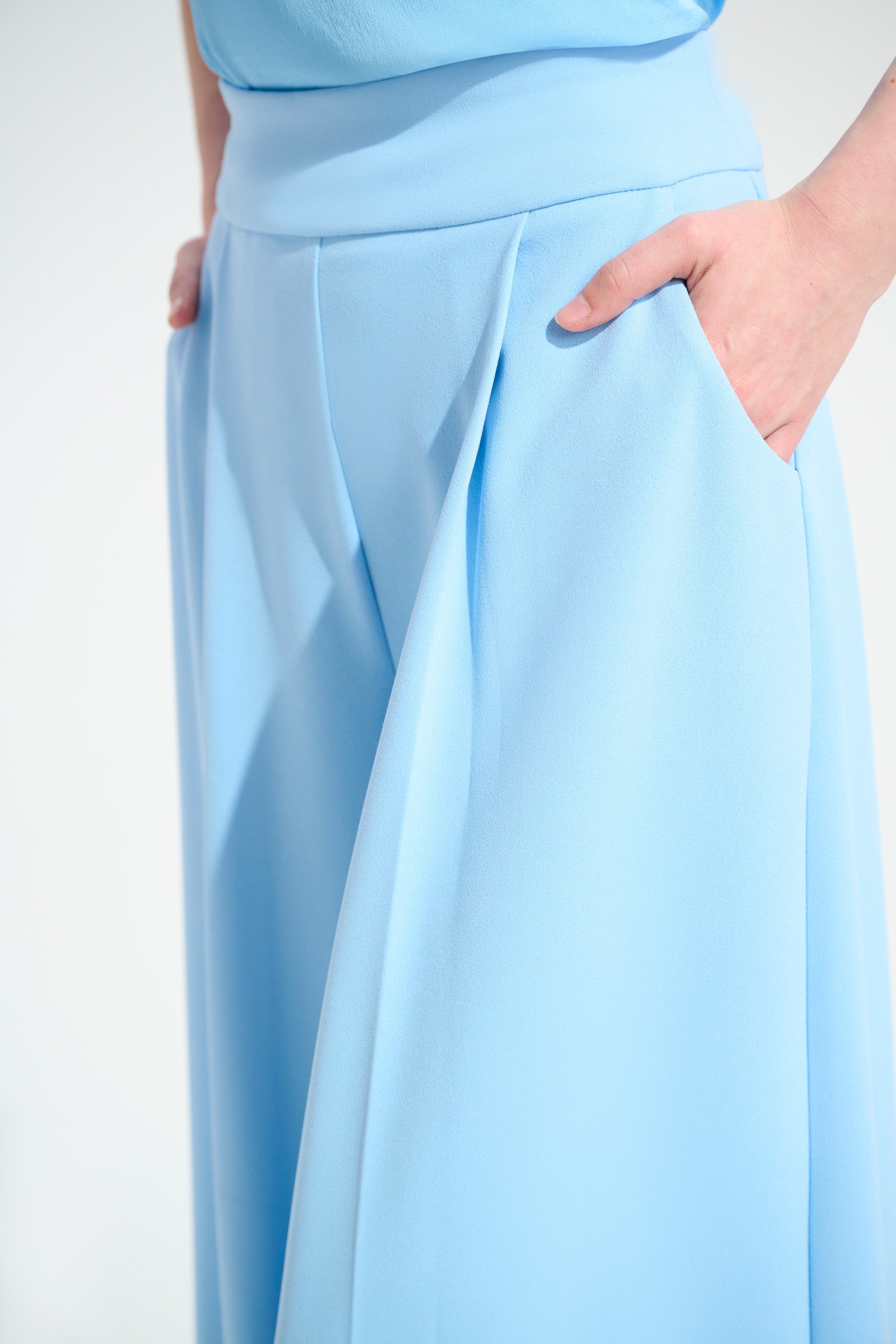Pantalón ancho sin cierres azul cielo 261753