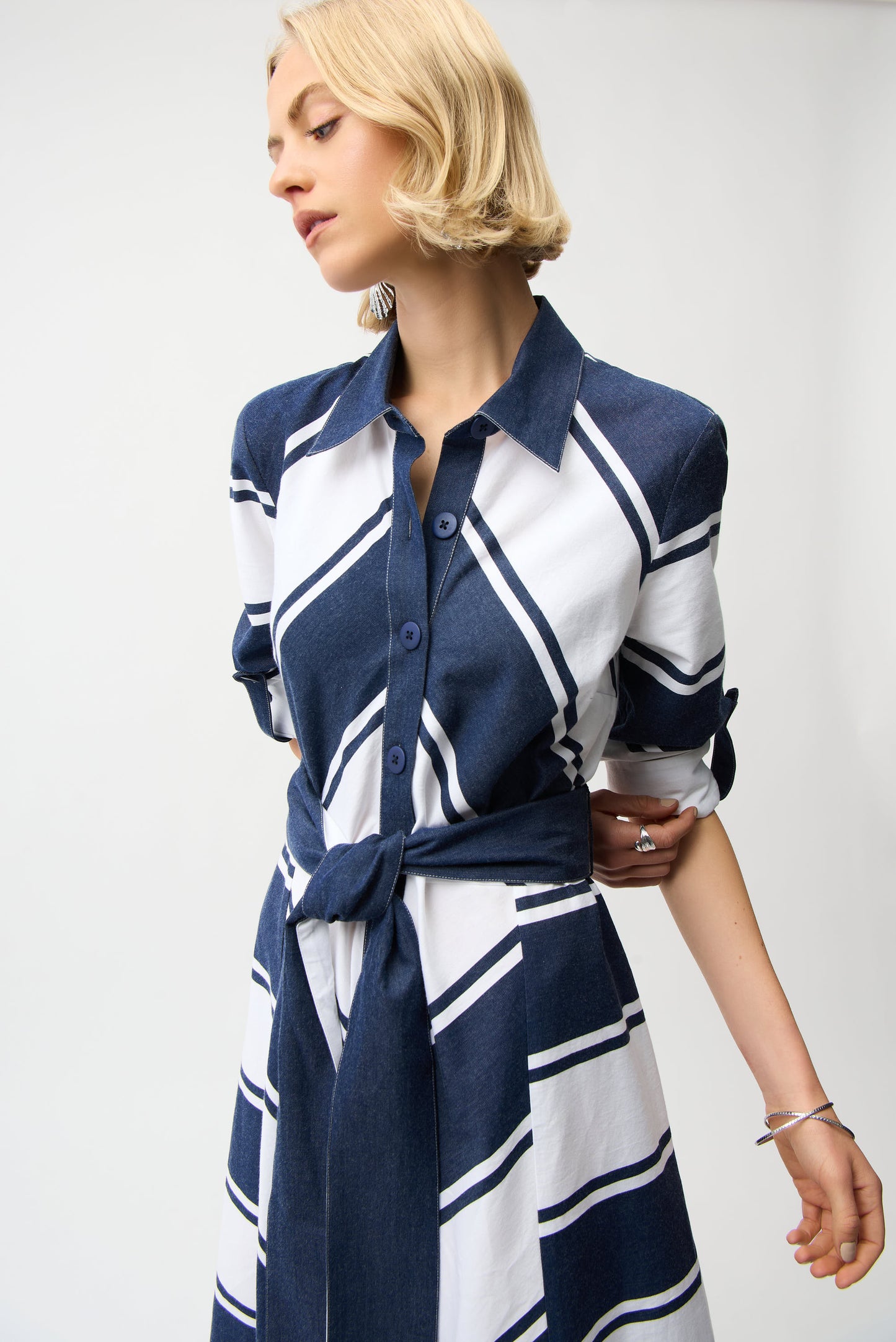 Vestido camisero con estampado de rayas de algodón azul Marino y blanco 261936