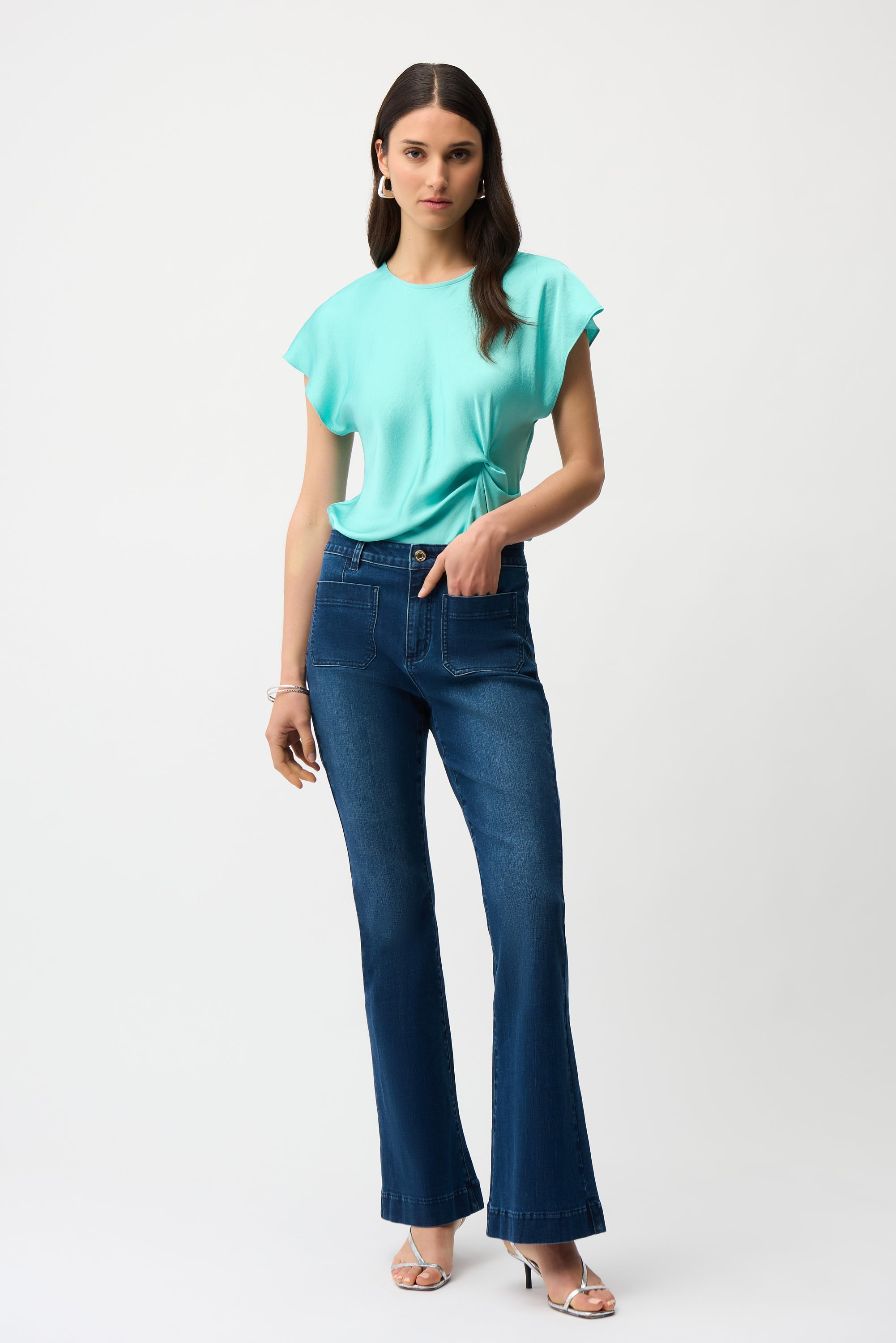 Jeans acampanados con bolsillos de parche azul vaquero medio 261956