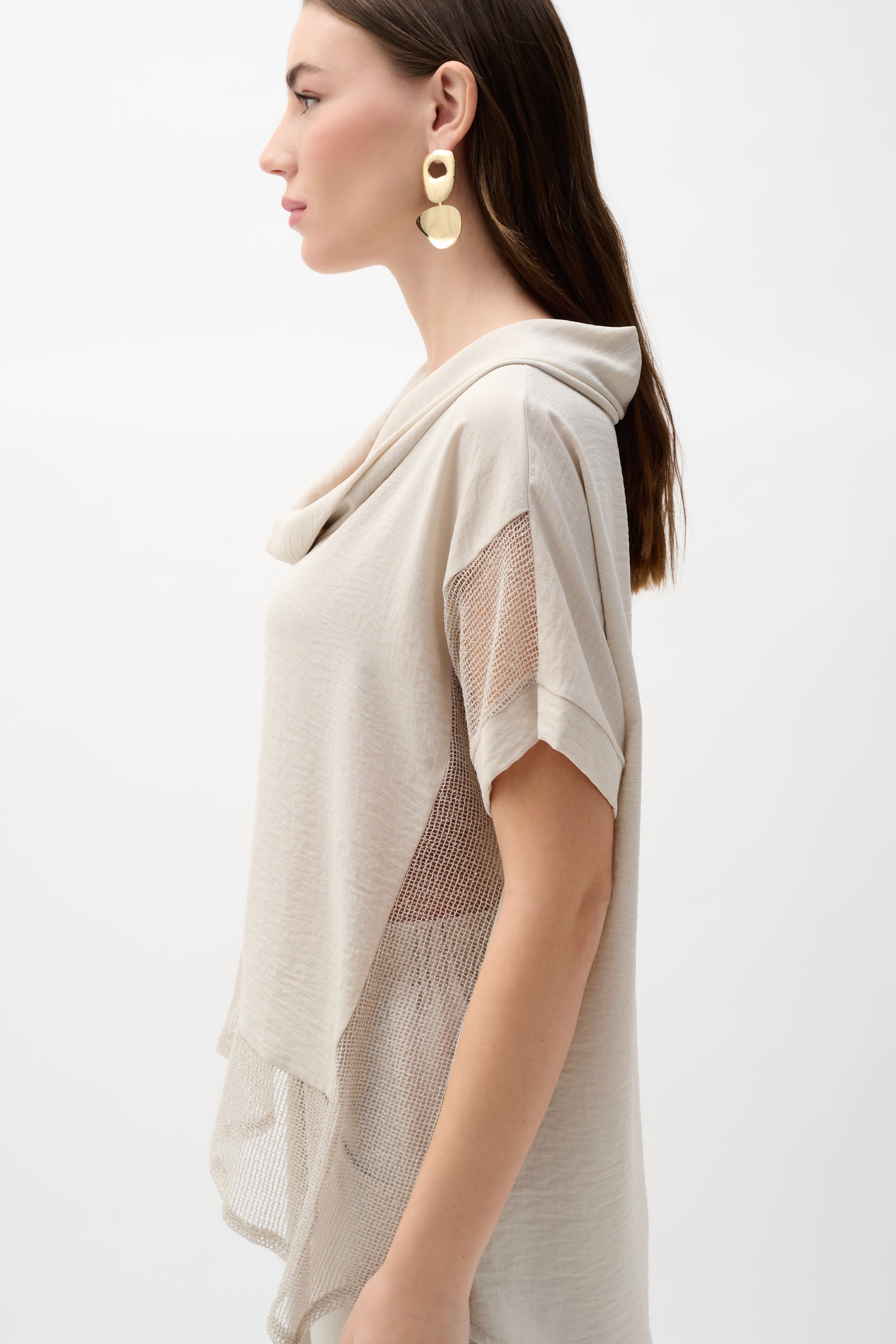 Blusa boxy con malla con escote fluido beige piedra de luna 262045