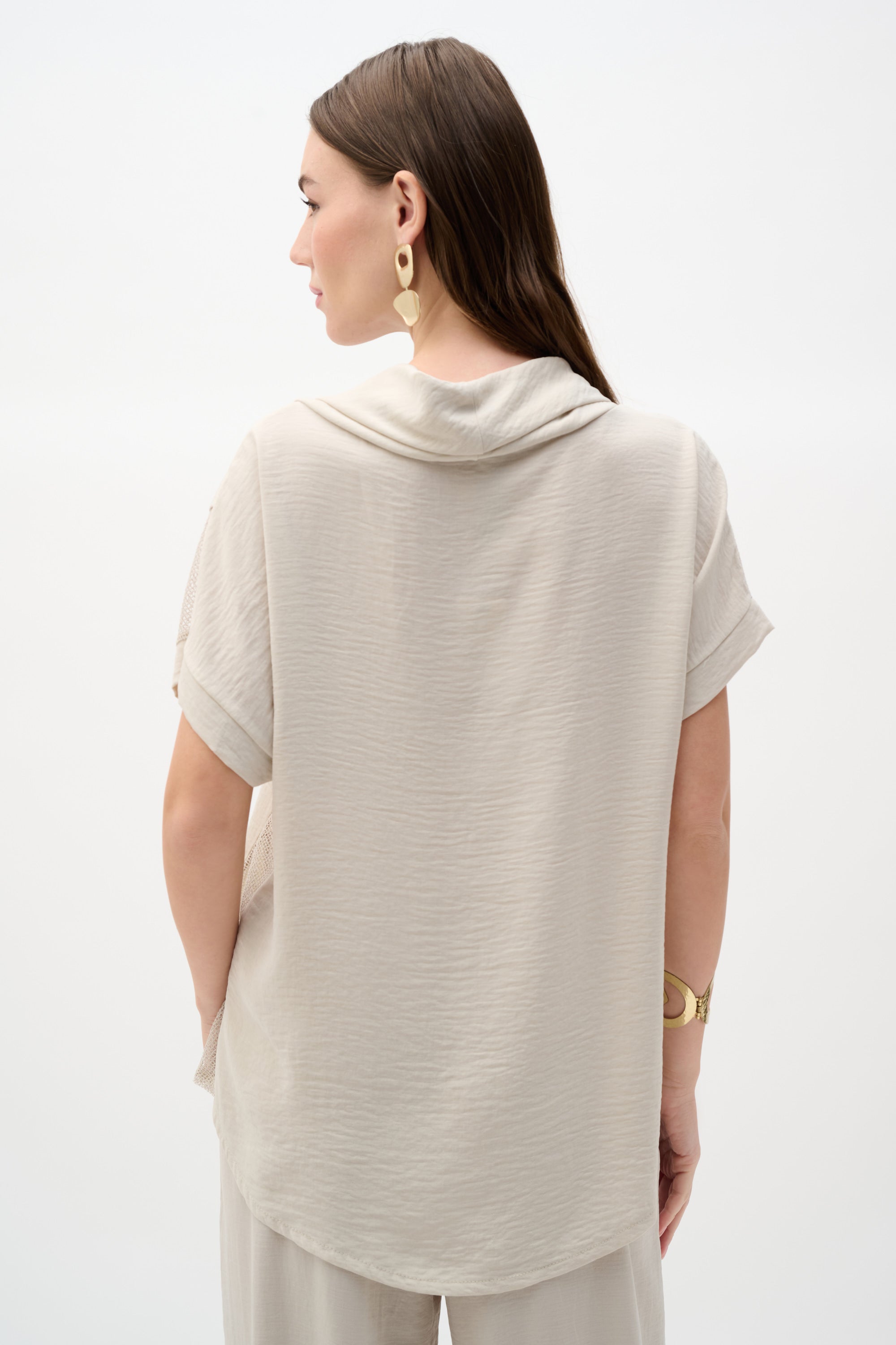 Blusa boxy con malla con escote fluido beige piedra de luna 262045