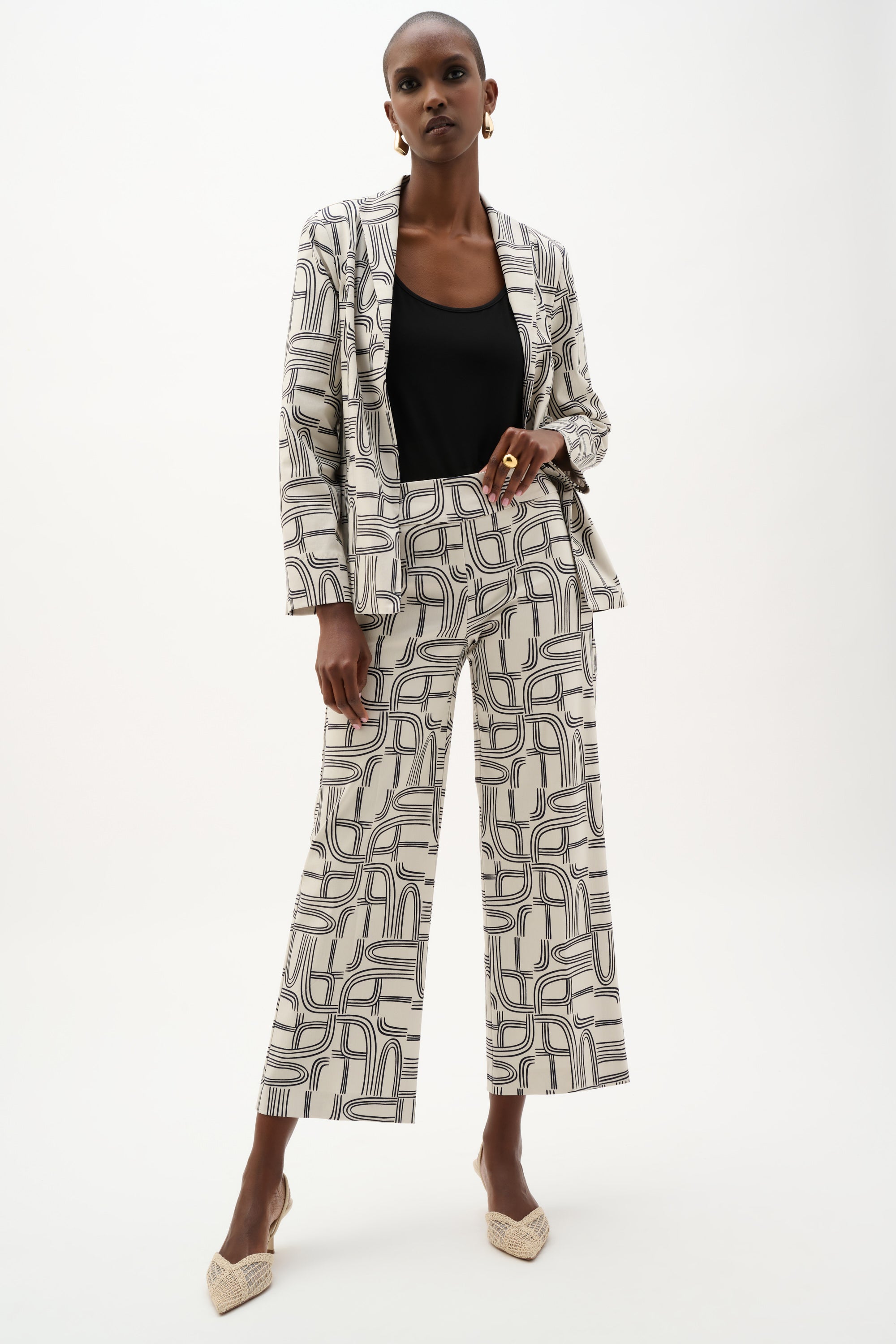 Pantalón de pierna ancha con estampado geométrico marino y vainilla 262048