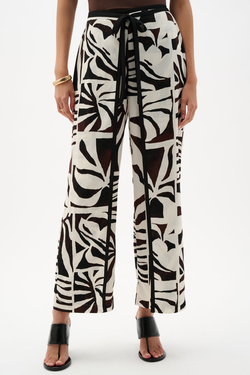 Pantalón de pierna ancha de gasa con estampado tropical beige 262056
