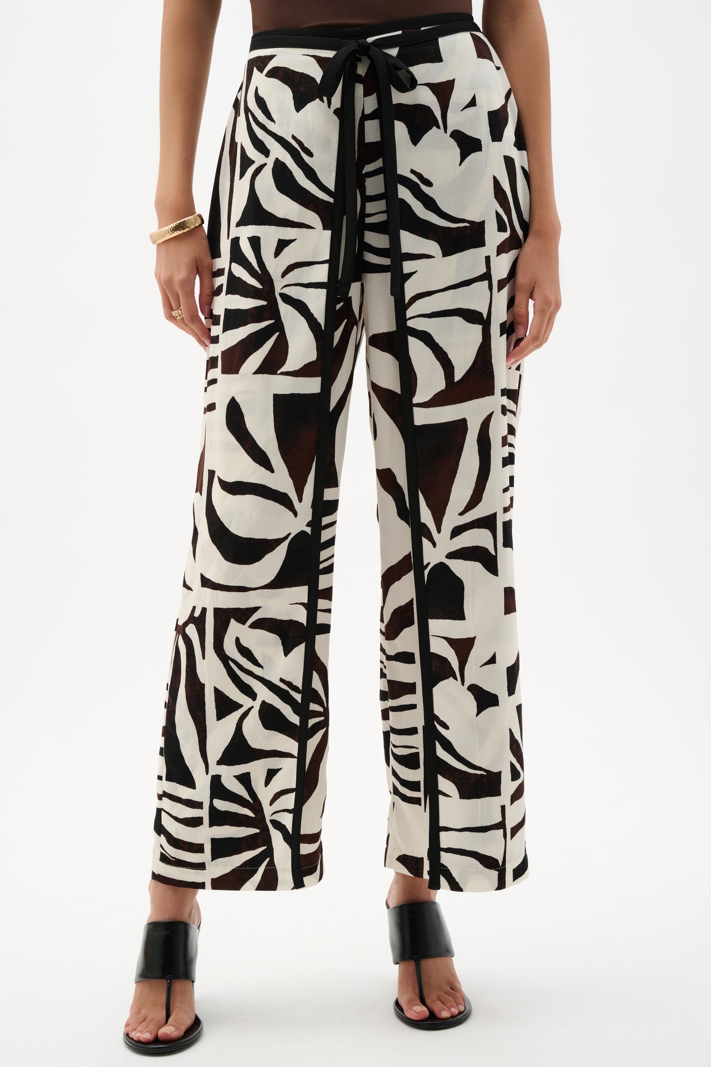 Pantalón de pierna ancha de gasa con estampado tropical beige 262056