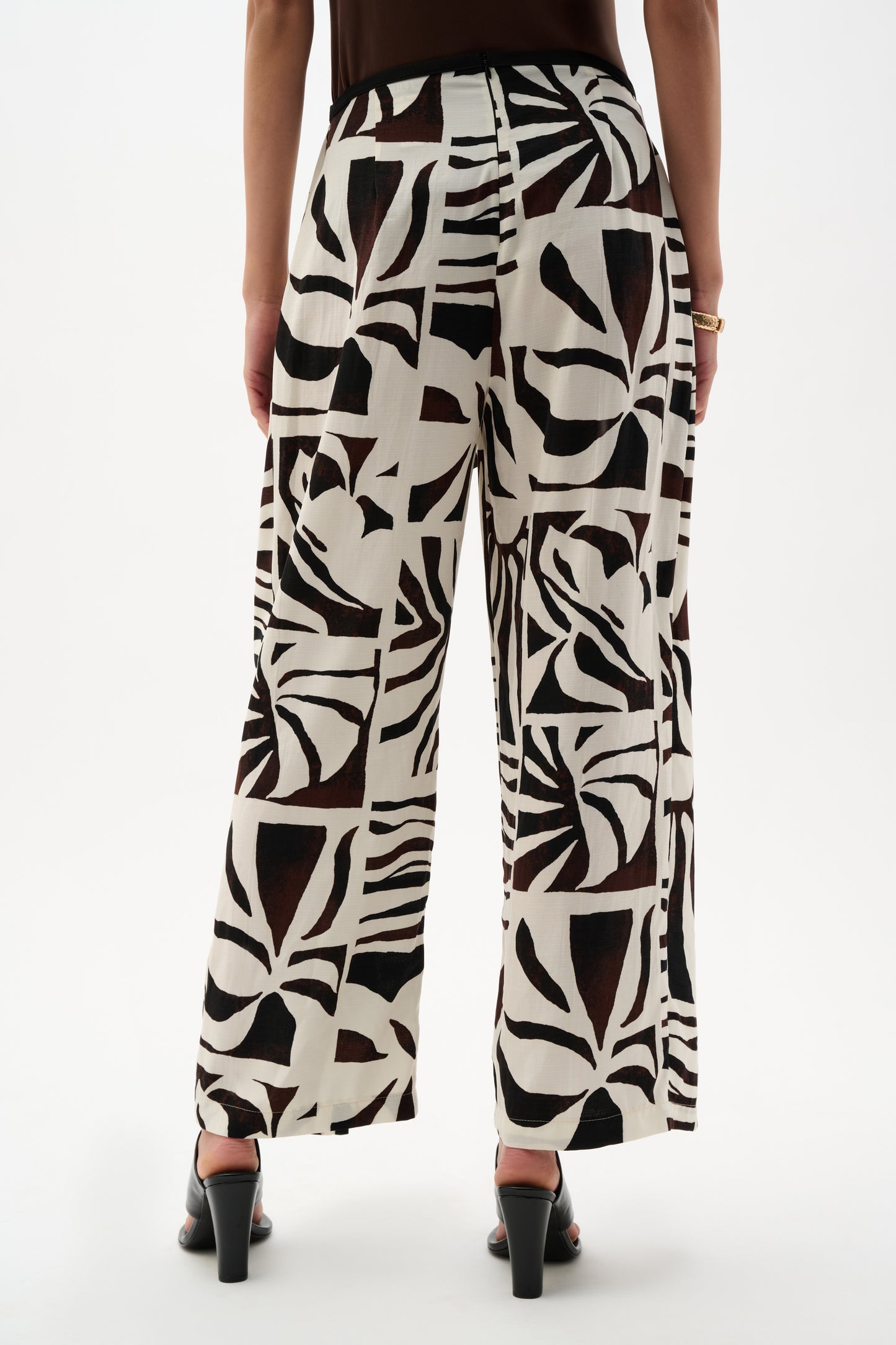 Pantalón de pierna ancha de gasa con estampado tropical beige 262056