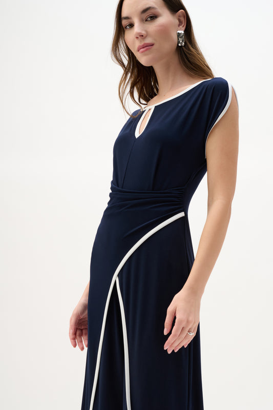 Jumpsuit tipo culotte de punto sedoso con corpiño drapeado marino y blanco 262092