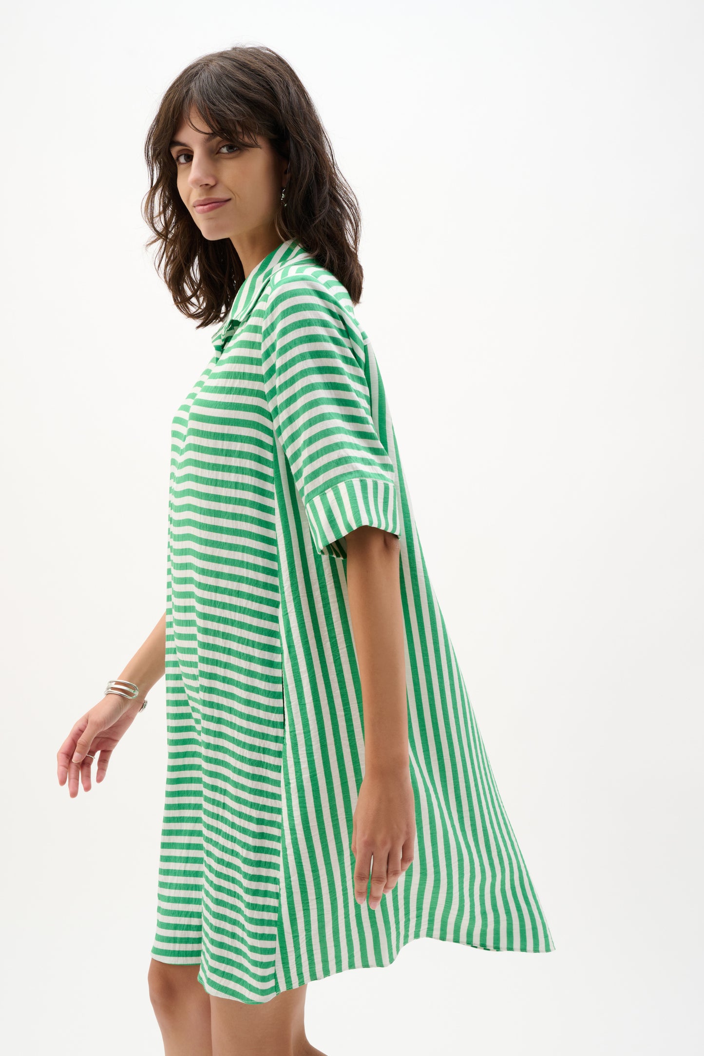 Vestido corte trapecio con estampado de rayas verde 262175