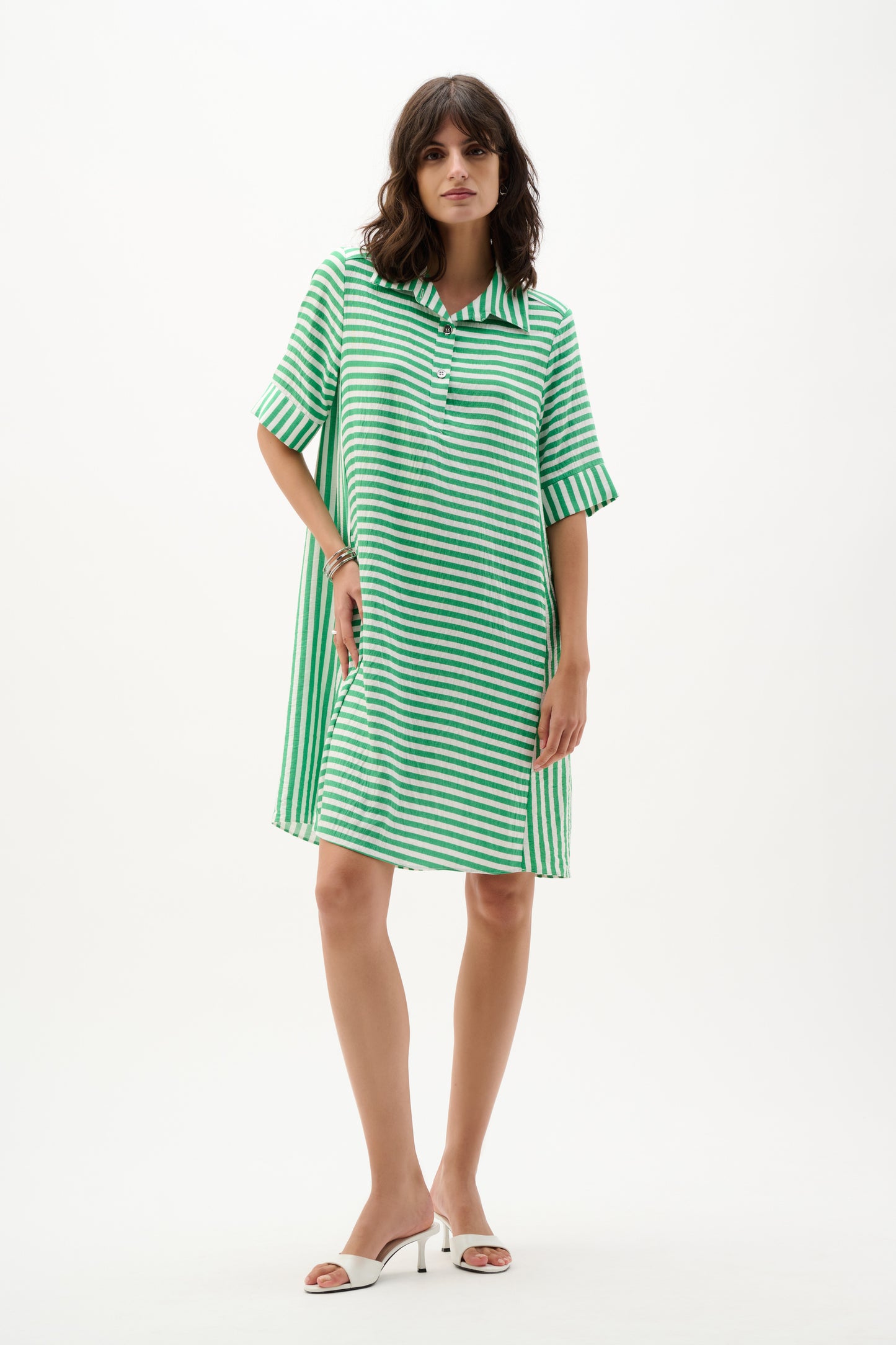Vestido corte trapecio con estampado de rayas verde 262175