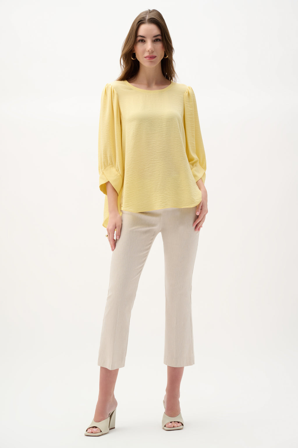Pantalón acampanado corto beige natural 262242