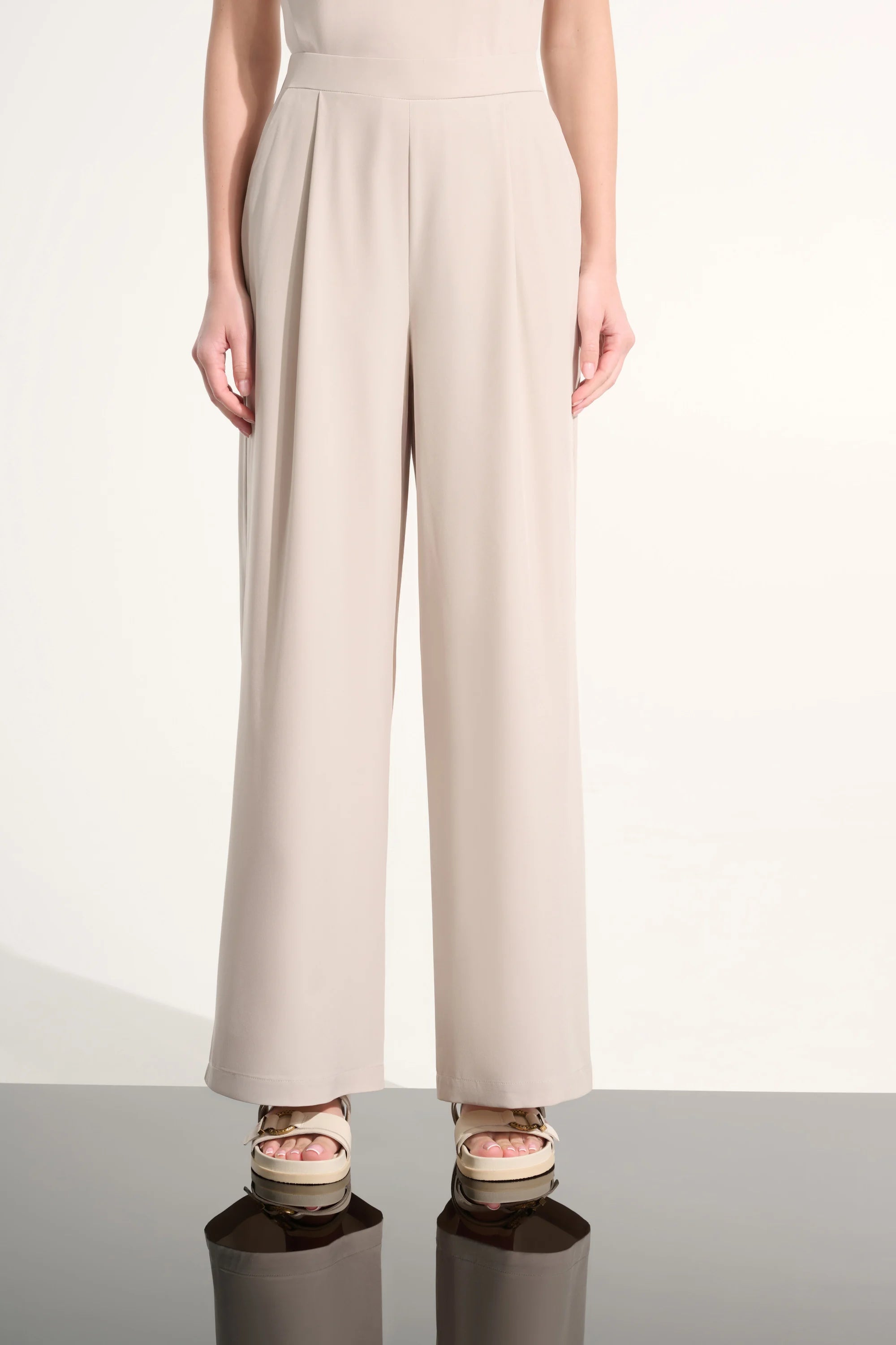 Pantalón ancho de tejido elástico beige 262622