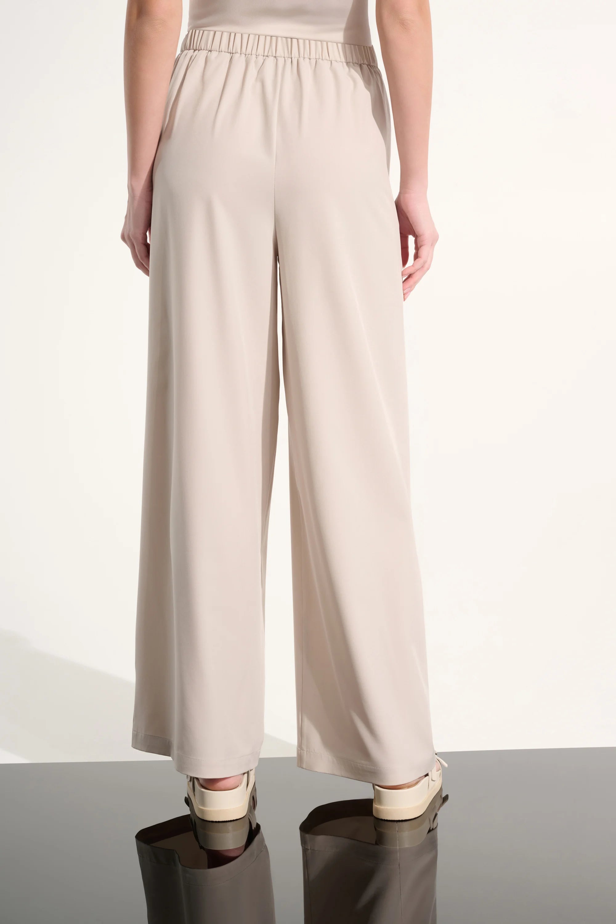 Pantalón ancho de tejido elástico beige 262622