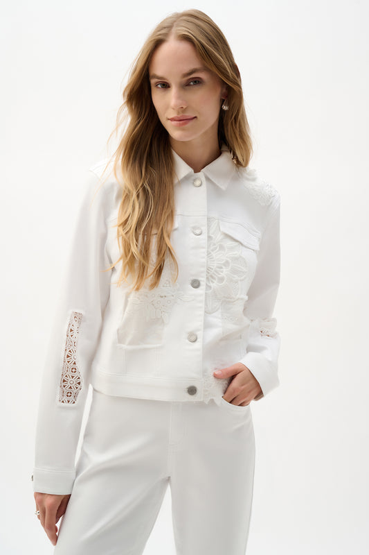 Chaqueta de mezclilla con bordado de encaje blanco 262916