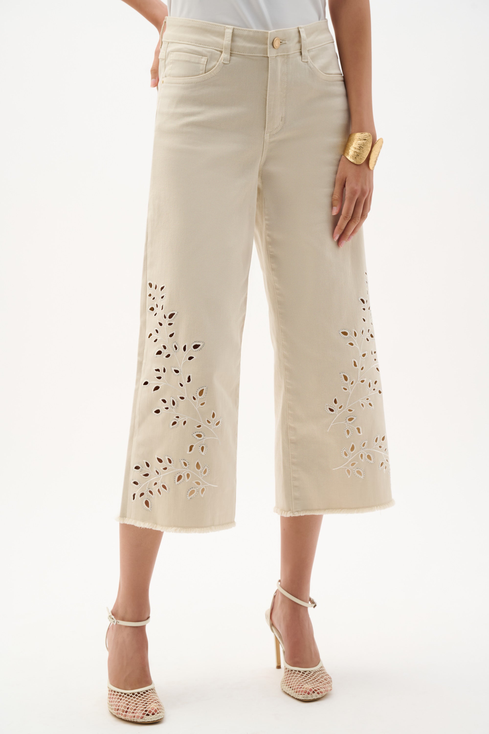 Jeans crop de pierna ancha de Repreve® con bordado greige 262935