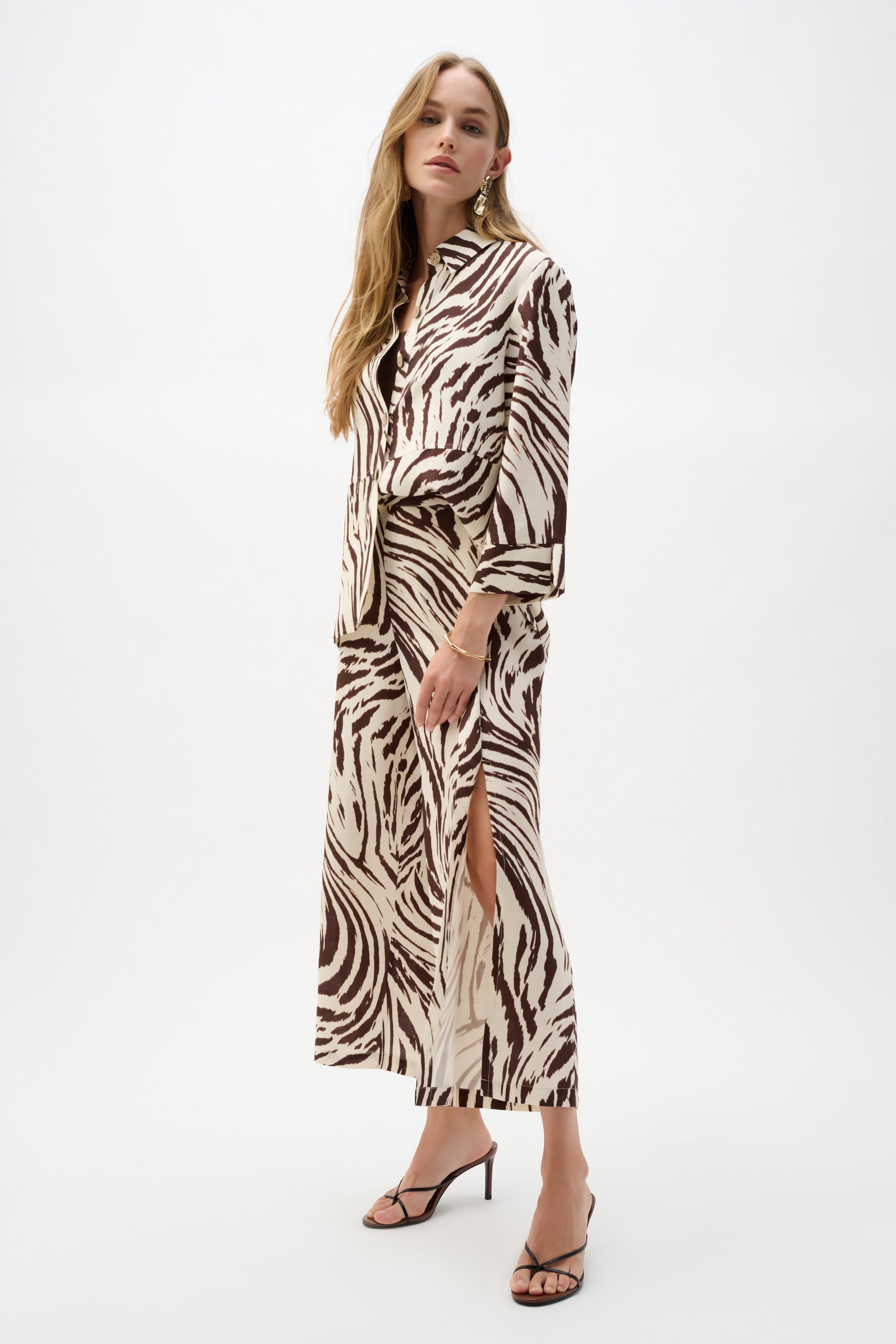 Pantalón culotte de mezcla de lino con estampado animal beige y marron 262946