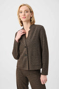 Blazer con cuello alto y estampado de espiga café 263030