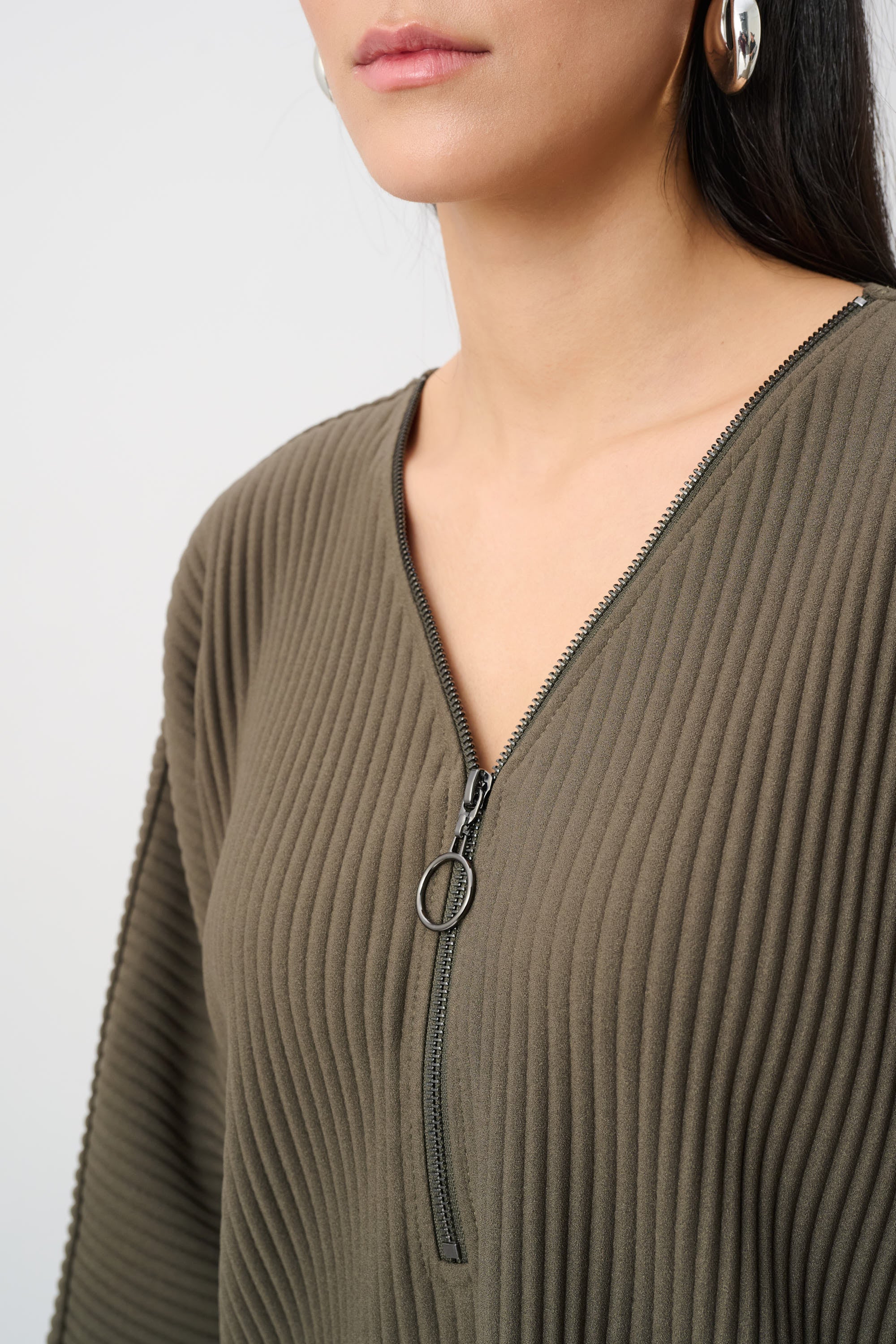 Blusa acanalada con cremallera verde aguacate 263123