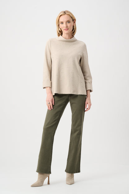 Blusa de punto con cuello chimenea y corte trapecio beige plata 263126