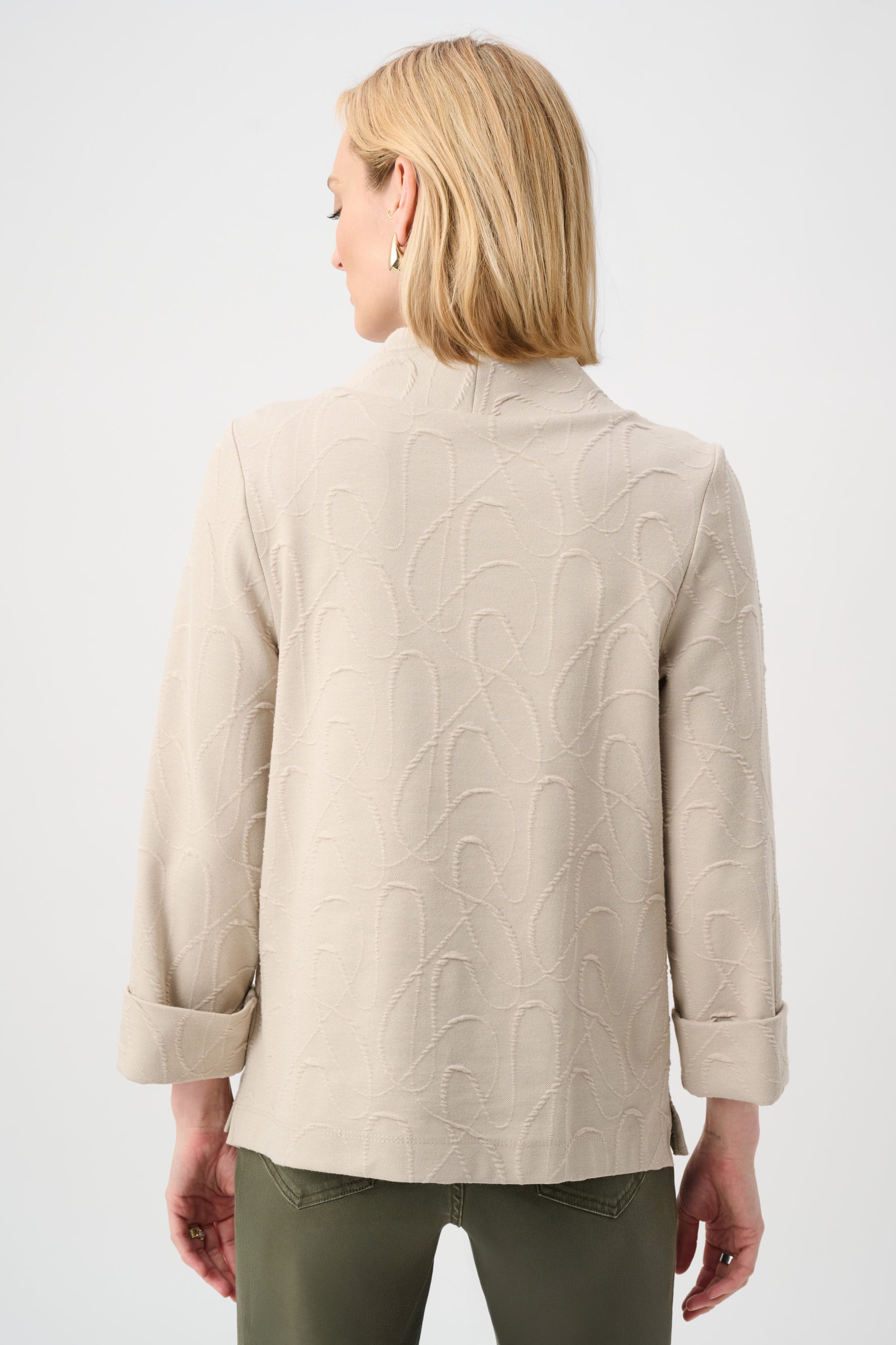 Blusa de punto con cuello chimenea y corte trapecio beige plata 263126